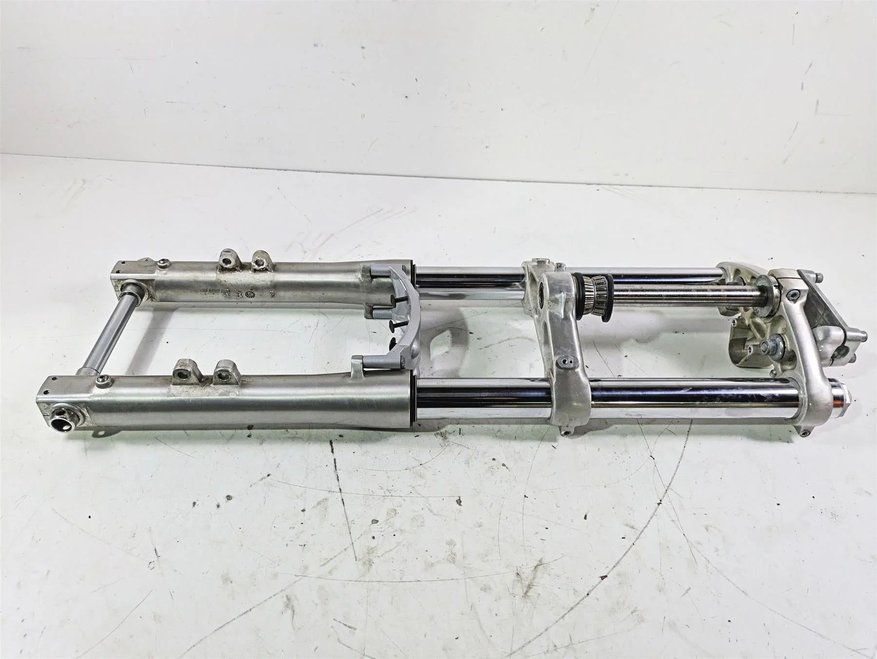 1998 Moto Guzzi California 1100 EV Front End Fork Triple Tree + Riser GU03490200 - Image 3