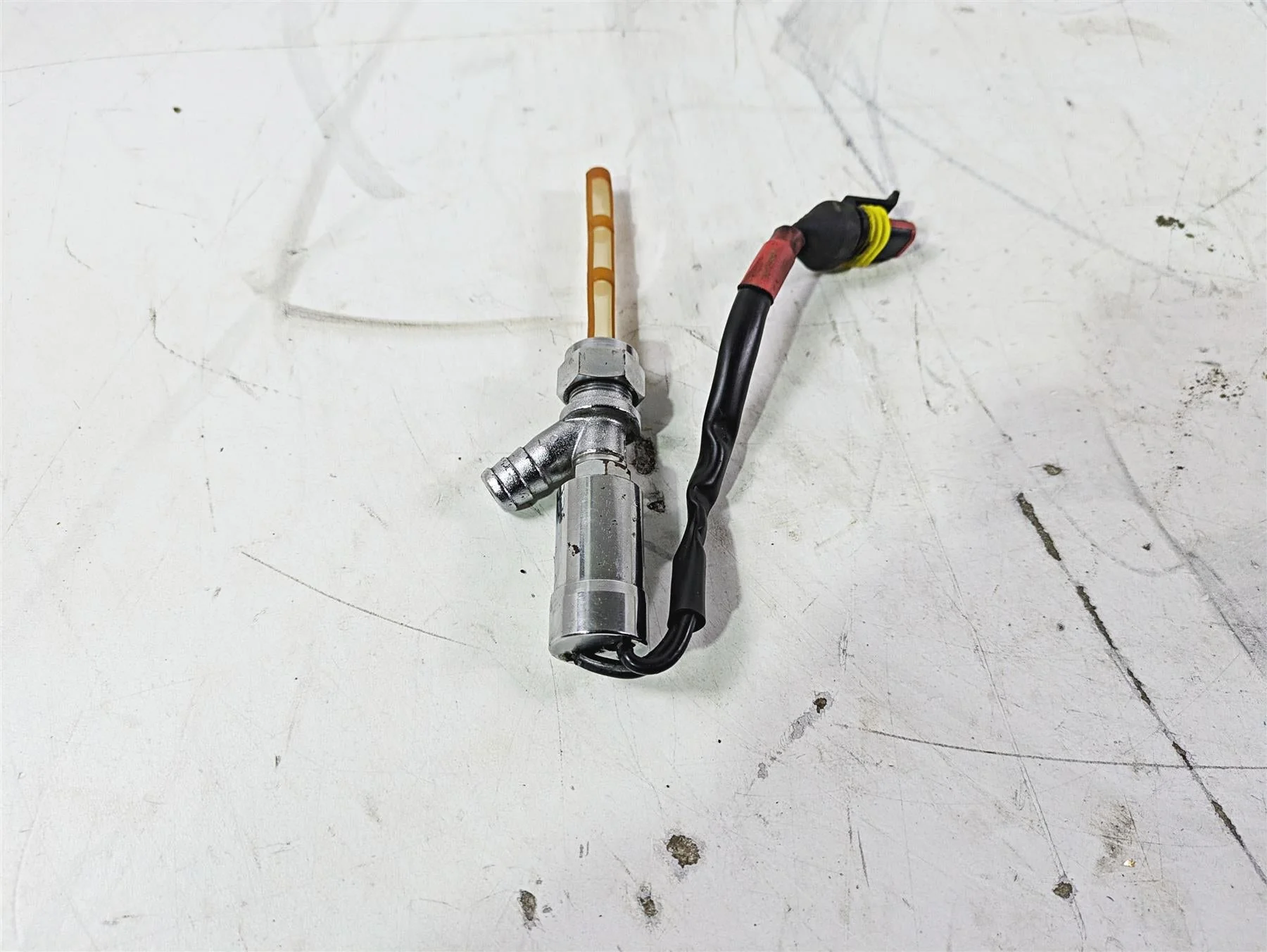 1998 Moto Guzzi California 1100 EV Fuel Gas Petrol Valve Petcock GU03105300 - Image 2