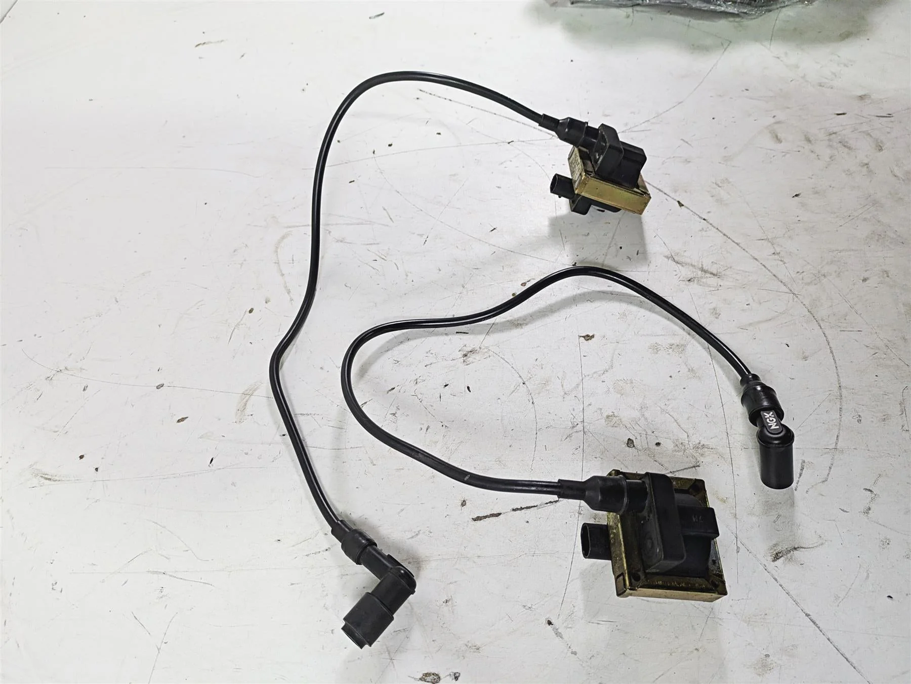 1998 Moto Guzzi California 1100 EV Ignition Coil + Wires & Plugs Set GU30716500 - Image 2