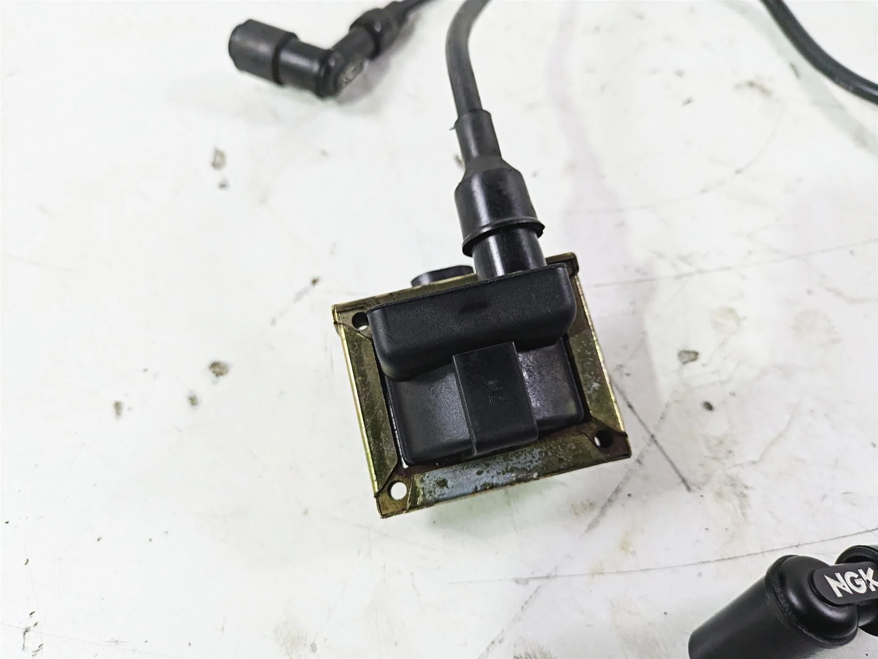 1998 Moto Guzzi California 1100 EV Ignition Coil + Wires & Plugs Set GU30716500 - Image 5