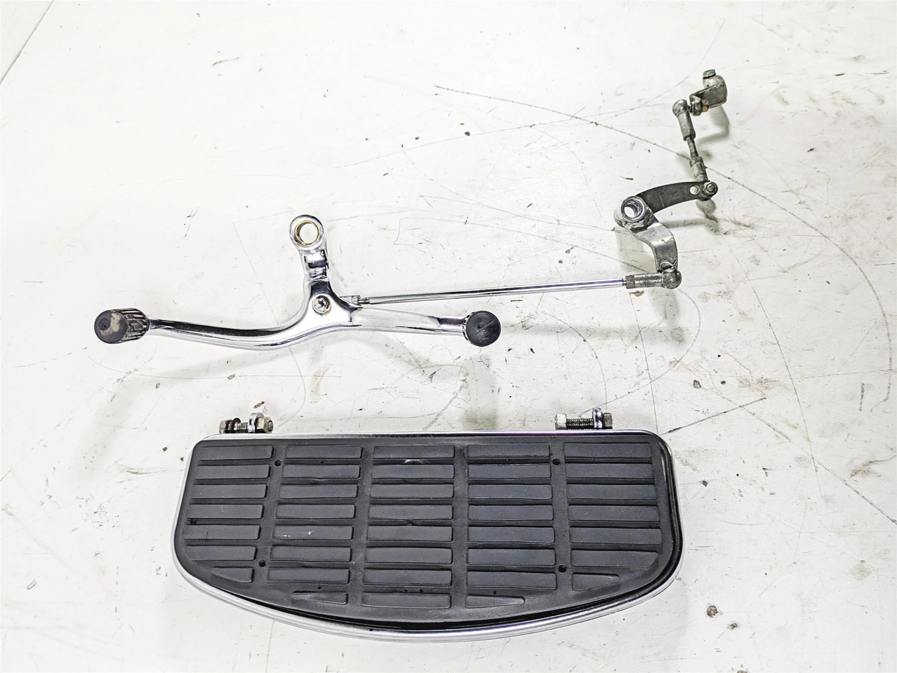 1998 Moto Guzzi California 1100 EV Left Floor Board & Shift Lever GU03422130 - Image 2