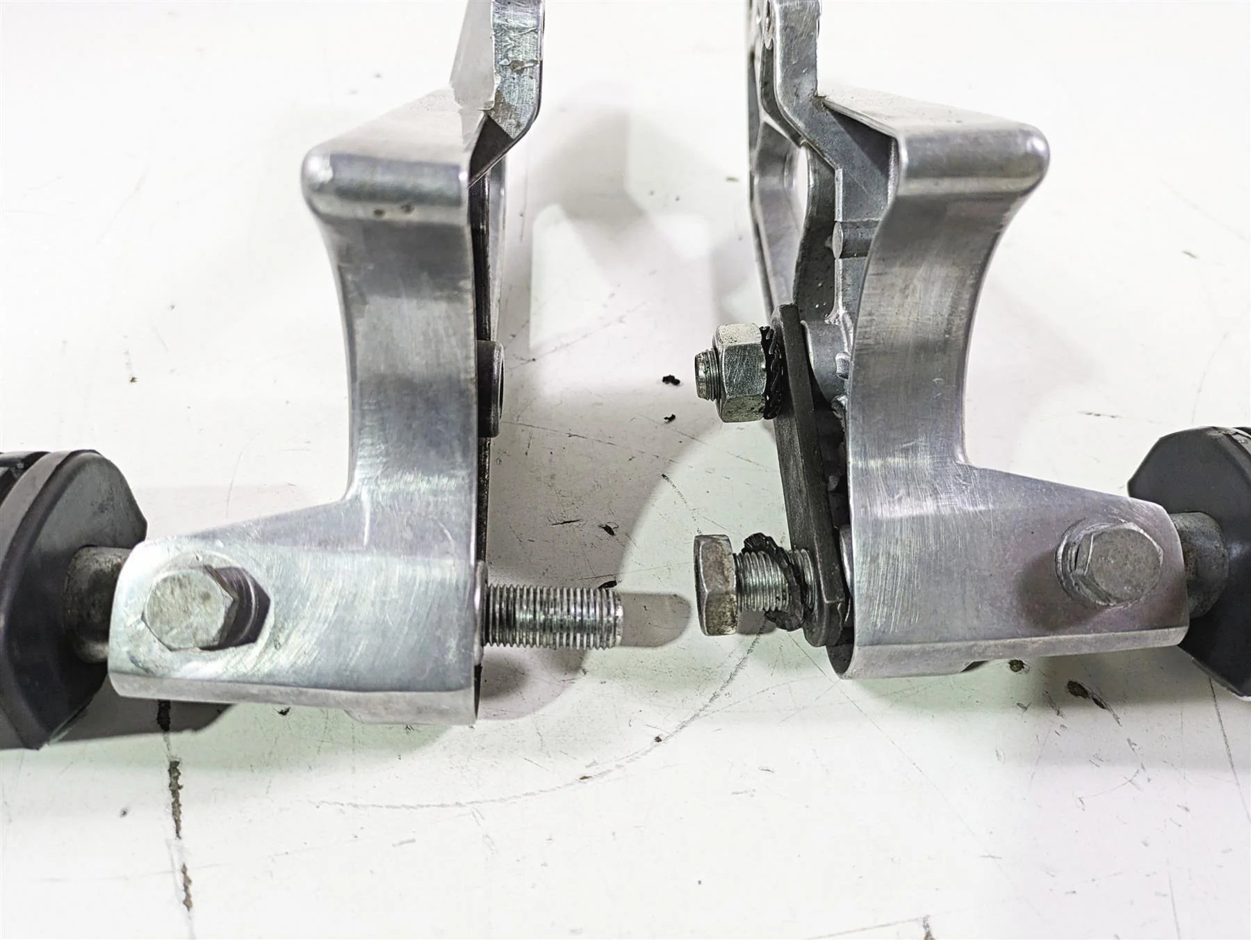 1998 Moto Guzzi California 1100 EV Rear Passenger Footpeg Set GU29443550 - Image 7