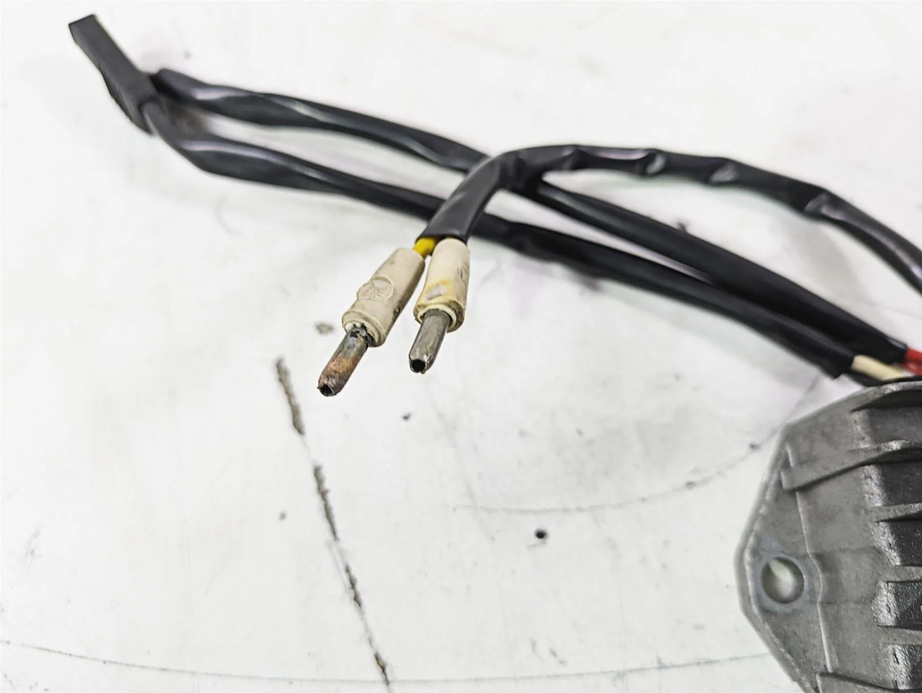1998 Moto Guzzi California 1100 EV Rectifier Voltage Regulator GU37703805 - Image 7