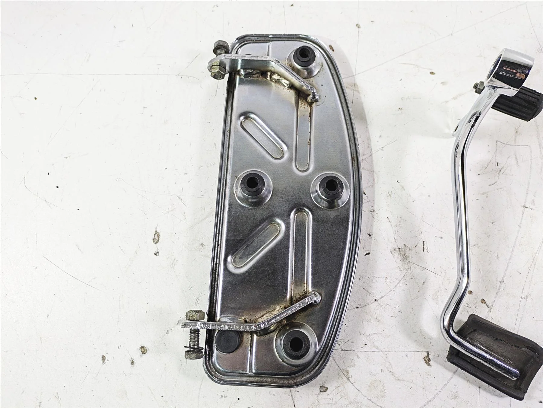 1998 Moto Guzzi California 1100 EV Right Floor Board & Brake Pedal GU03420330 - Image 11