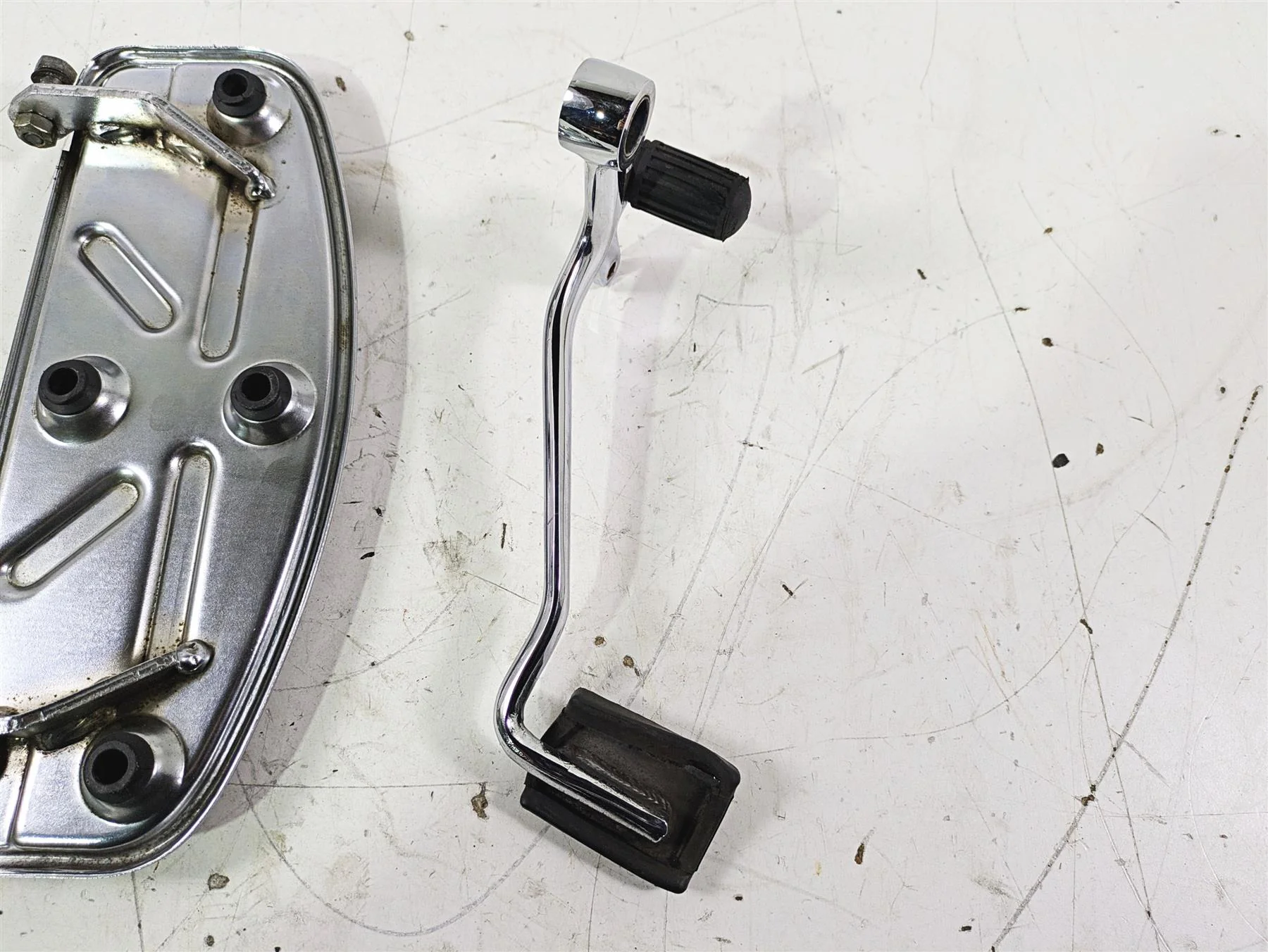 1998 Moto Guzzi California 1100 EV Right Floor Board & Brake Pedal GU03420330 - Image 12
