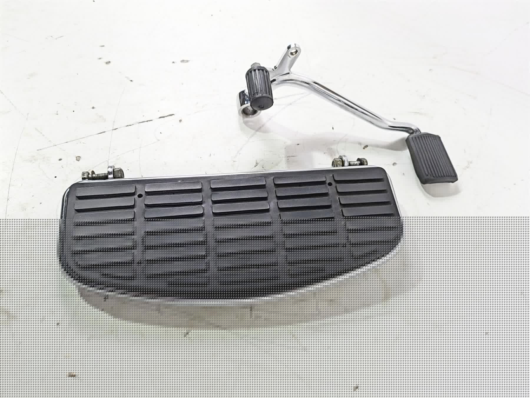 1998 Moto Guzzi California 1100 EV Right Floor Board & Brake Pedal GU03420330 - Image 3