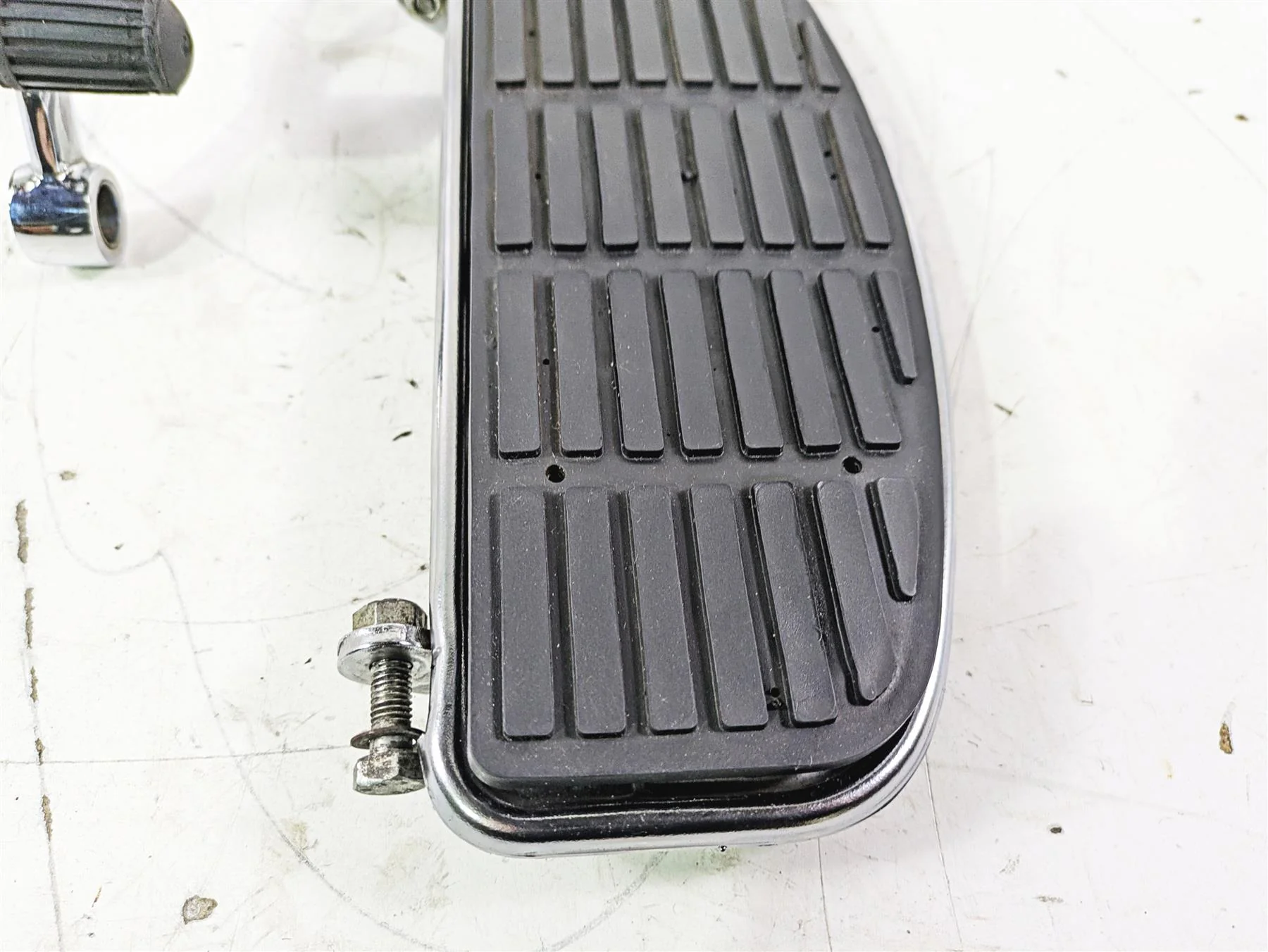 1998 Moto Guzzi California 1100 EV Right Floor Board & Brake Pedal GU03420330 - Image 5