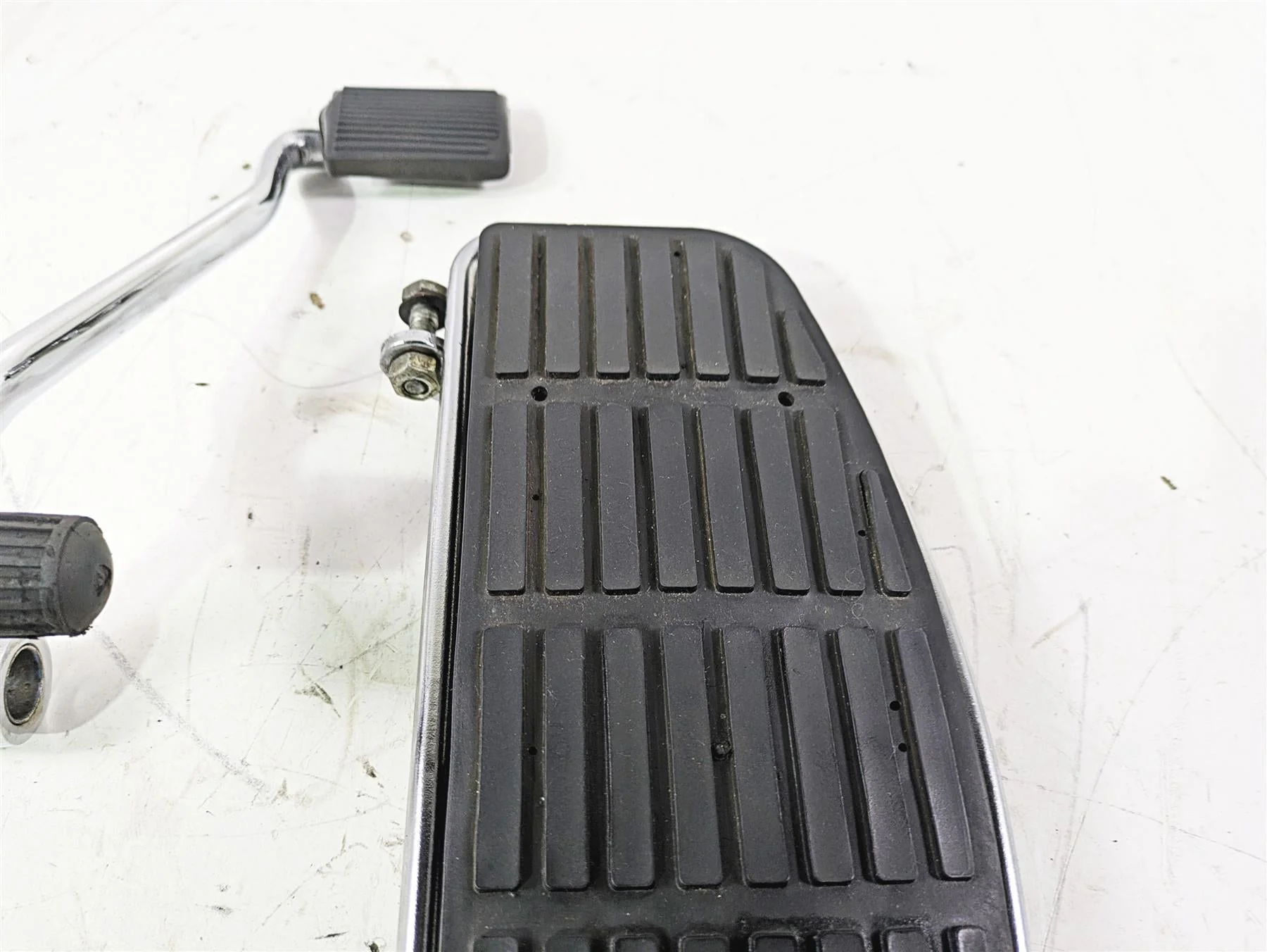 1998 Moto Guzzi California 1100 EV Right Floor Board & Brake Pedal GU03420330 - Image 6