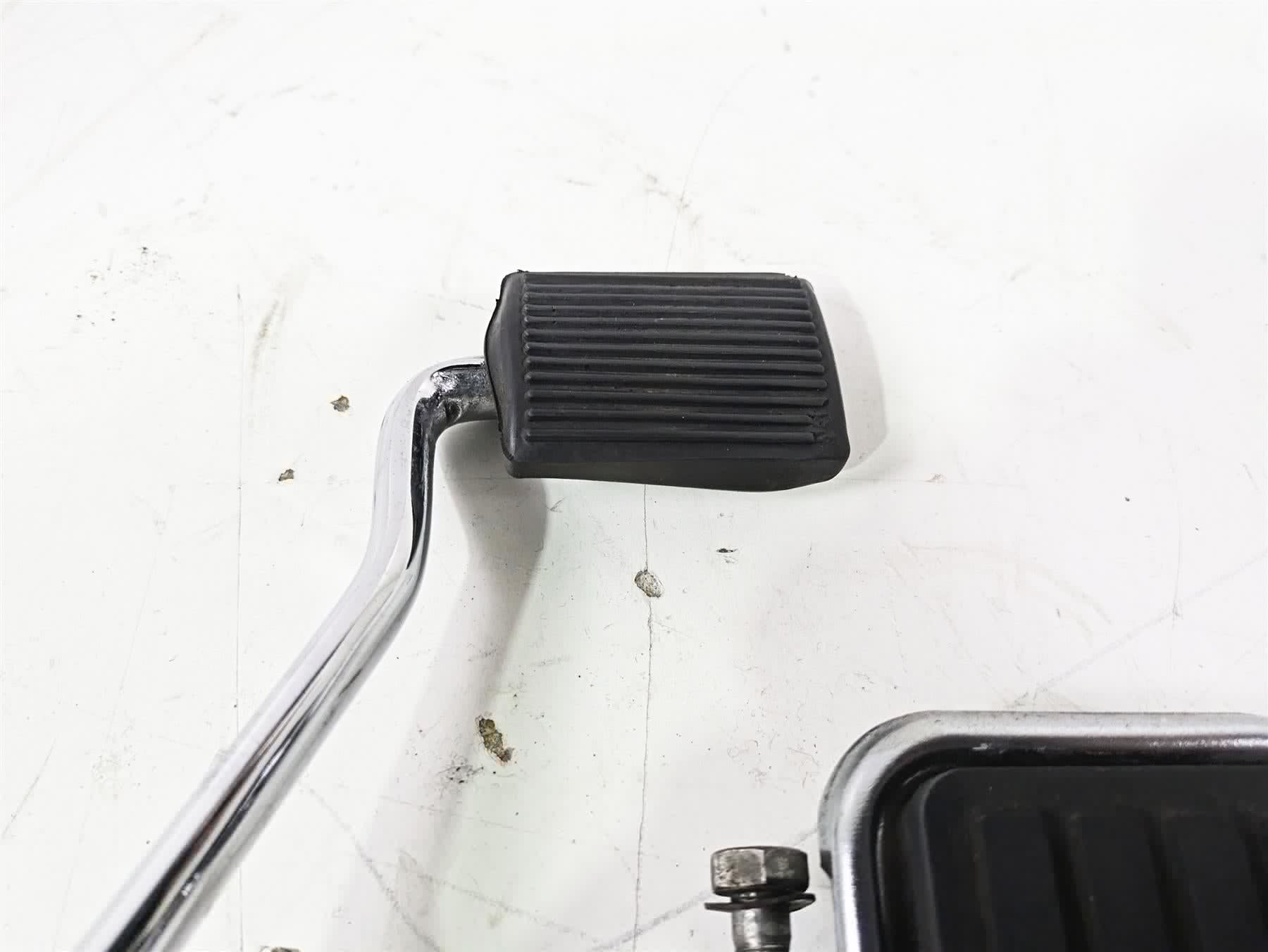 1998 Moto Guzzi California 1100 EV Right Floor Board & Brake Pedal GU03420330 - Image 8