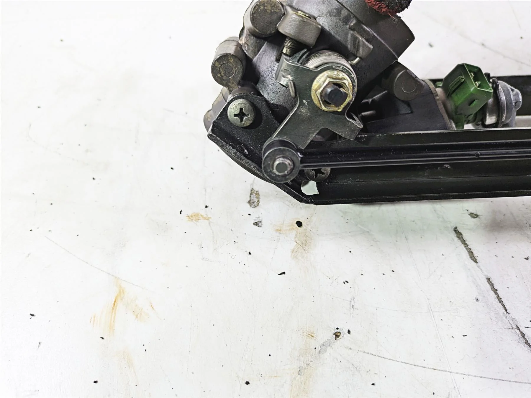 1998 Moto Guzzi California 1100 EV Throttle Body Fuel Injectors GU30112571 - Image 5