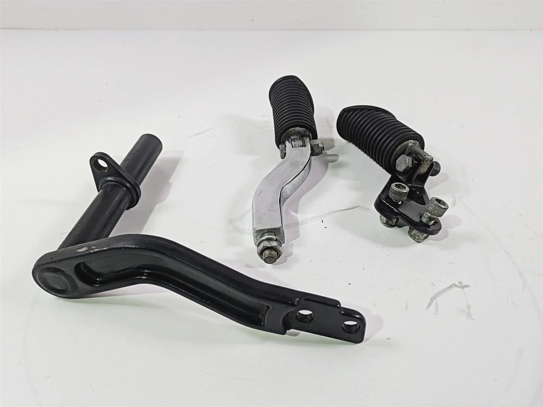 1999 Harley Dyna FXDL Low Rider Passenger Footpeg Set + Mount 49165-90 52740-94A - Image 5