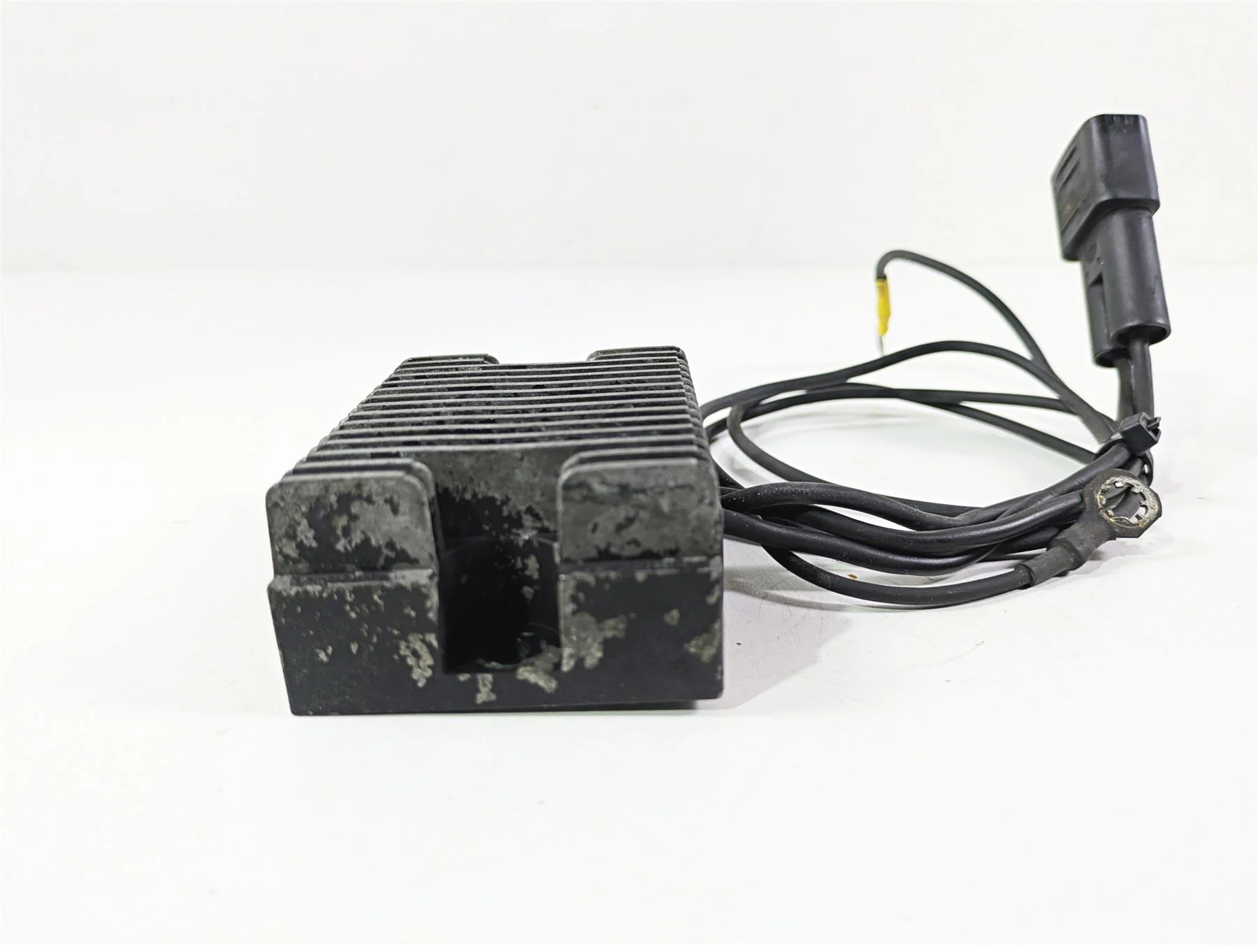 1999 Harley Dyna FXDL Low Rider Rectifier Voltage Regulator 74518-99A - Image 3