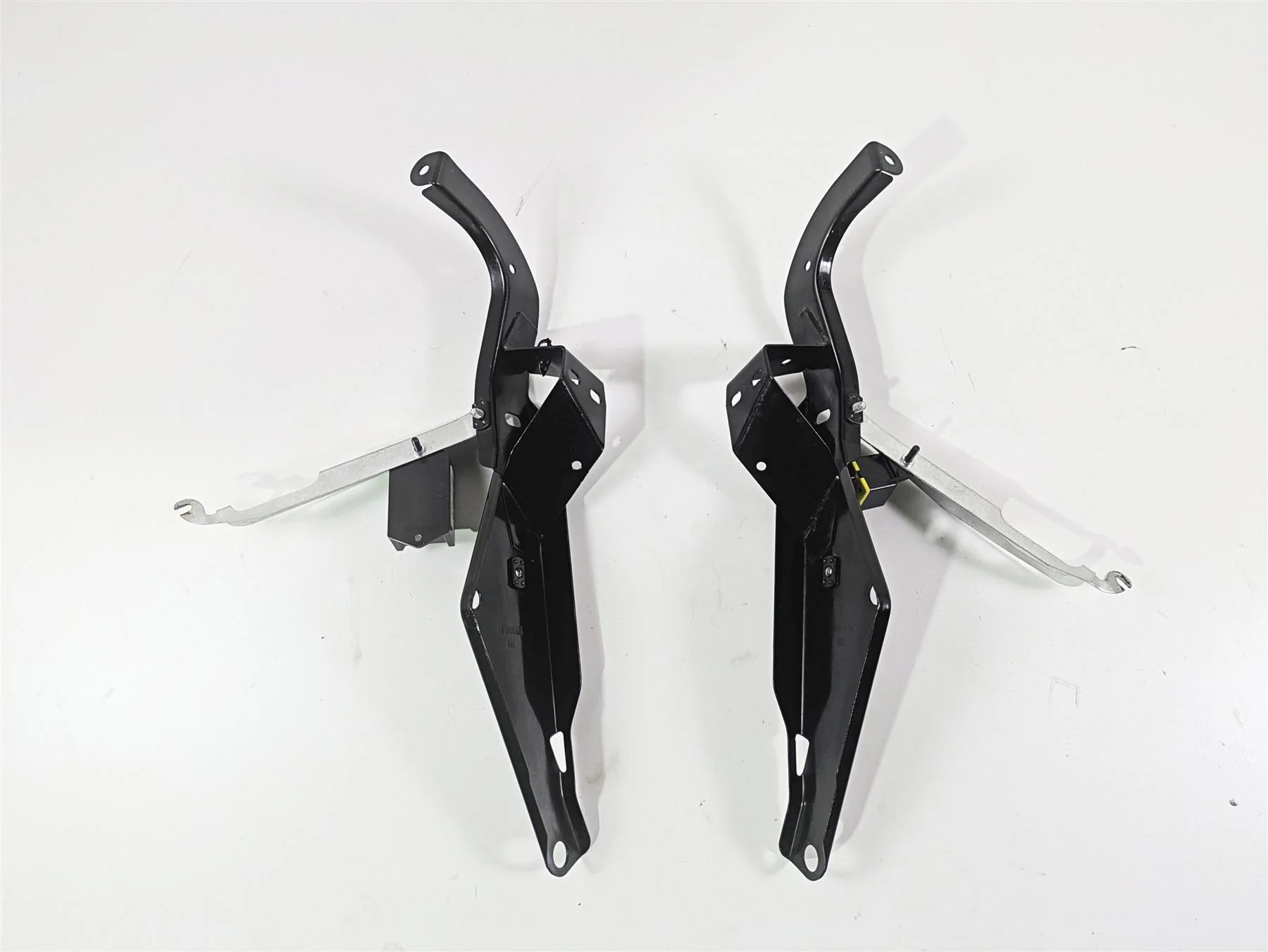 1999 Harley Touring FLHTCUI E-Glide Front Fairing Mount Set 58478-96B 58479-96B - Image 4