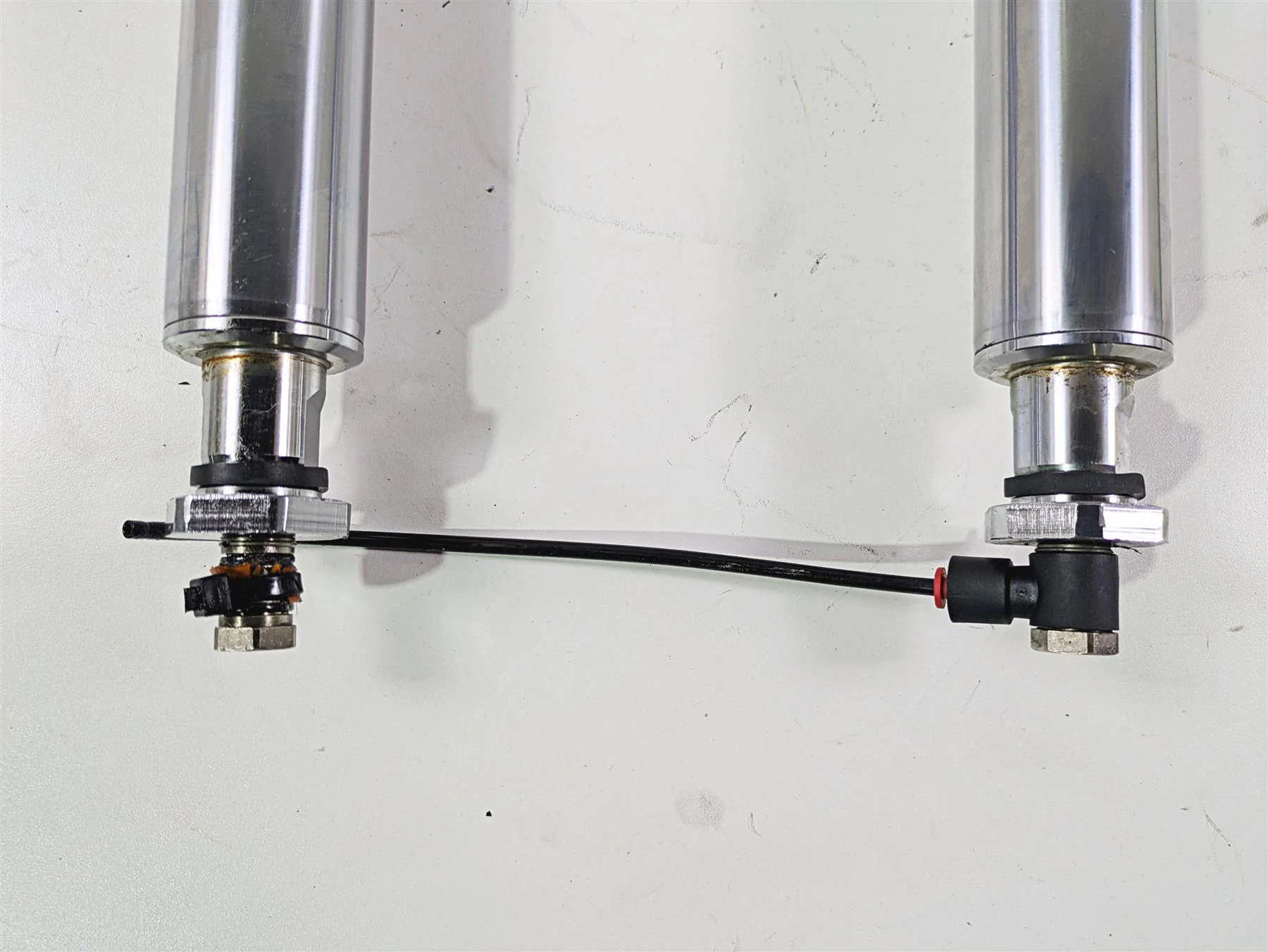 1999 Harley Touring FLHTCUI E-Glide Front Fork Legs READ 45826-97 45833-97 - Image 4