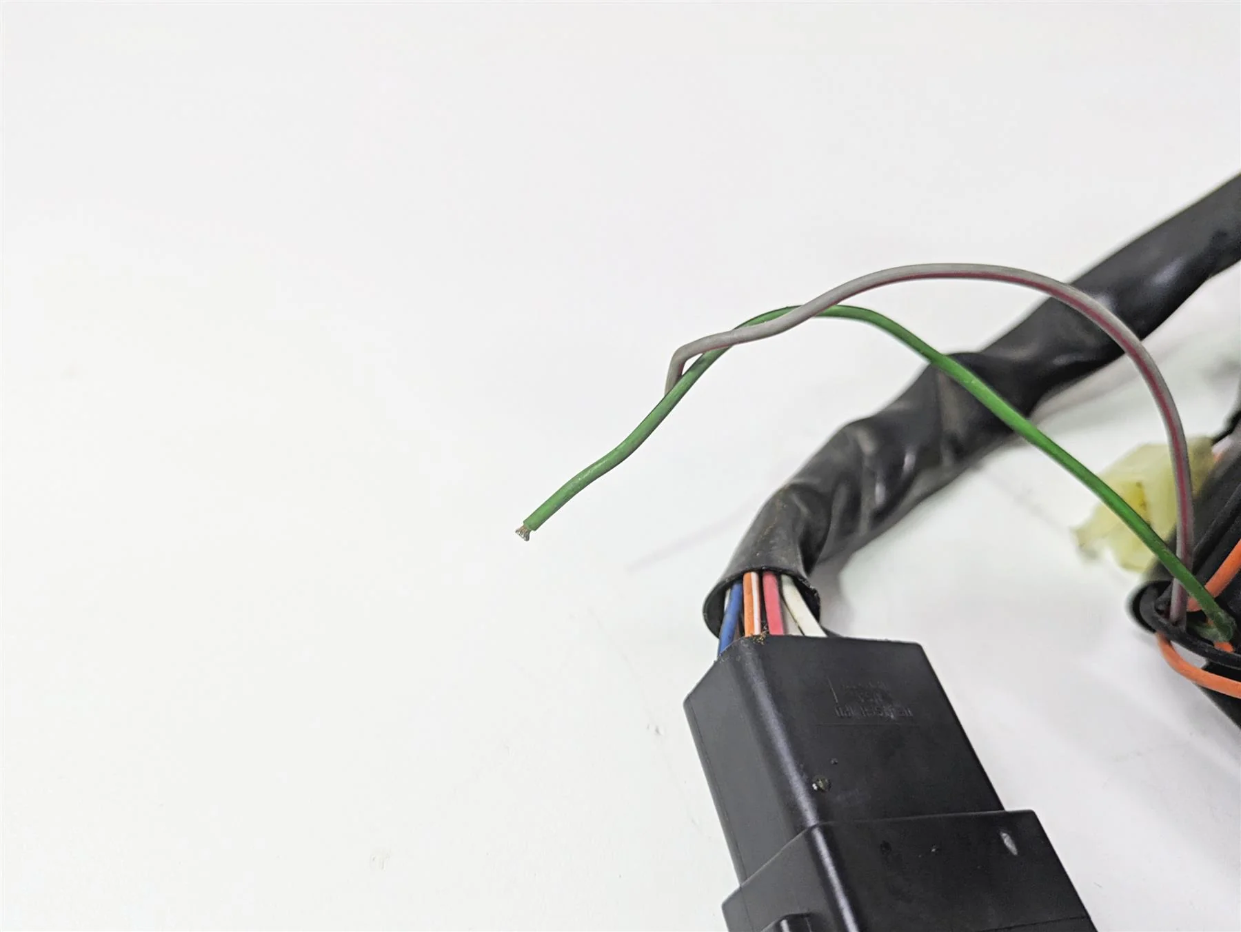 1999 Harley Touring FLHTCUI E-Glide Front Nose Wiring Harness READ 70232-98 - Image 4