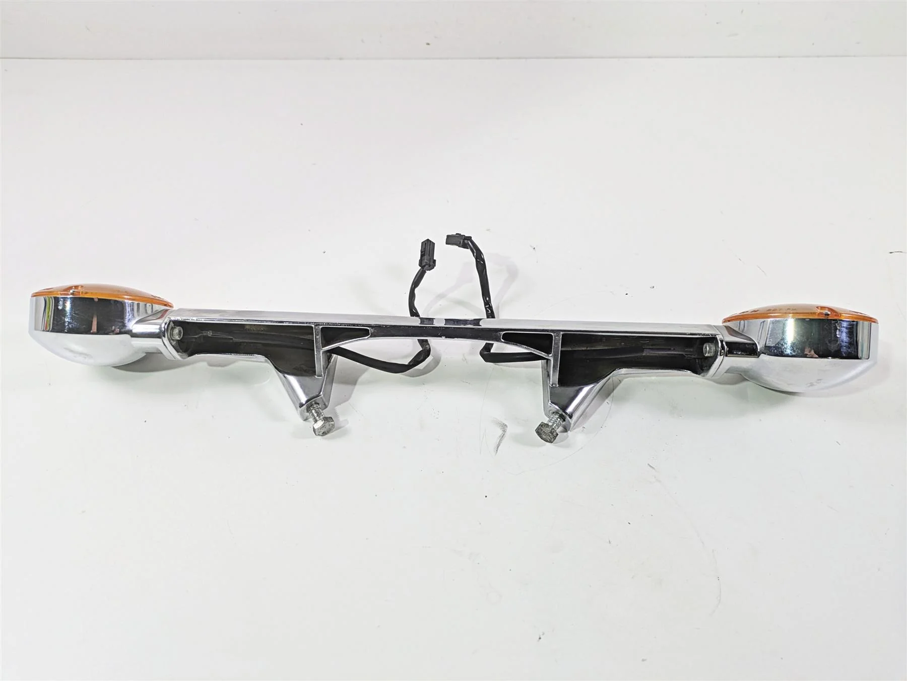 1999 Harley Touring FLHTCUI E-Glide Rear Blinker Turn Signal Bar 68510-74C - Image 5