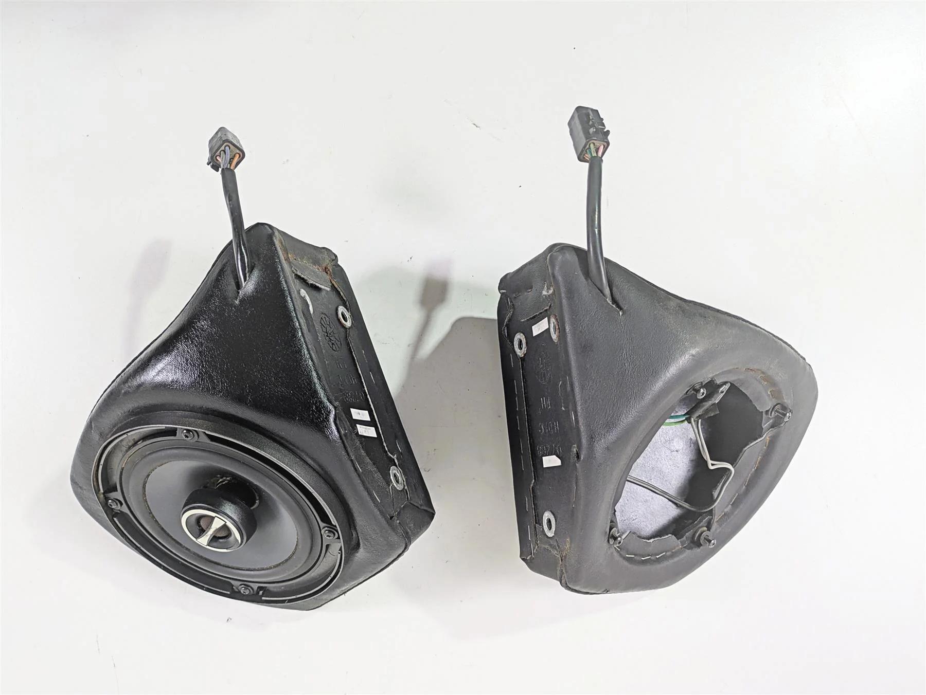 1999 Harley Touring FLHTCUI E-Glide Rear Speaker Housing Set 76303-98B