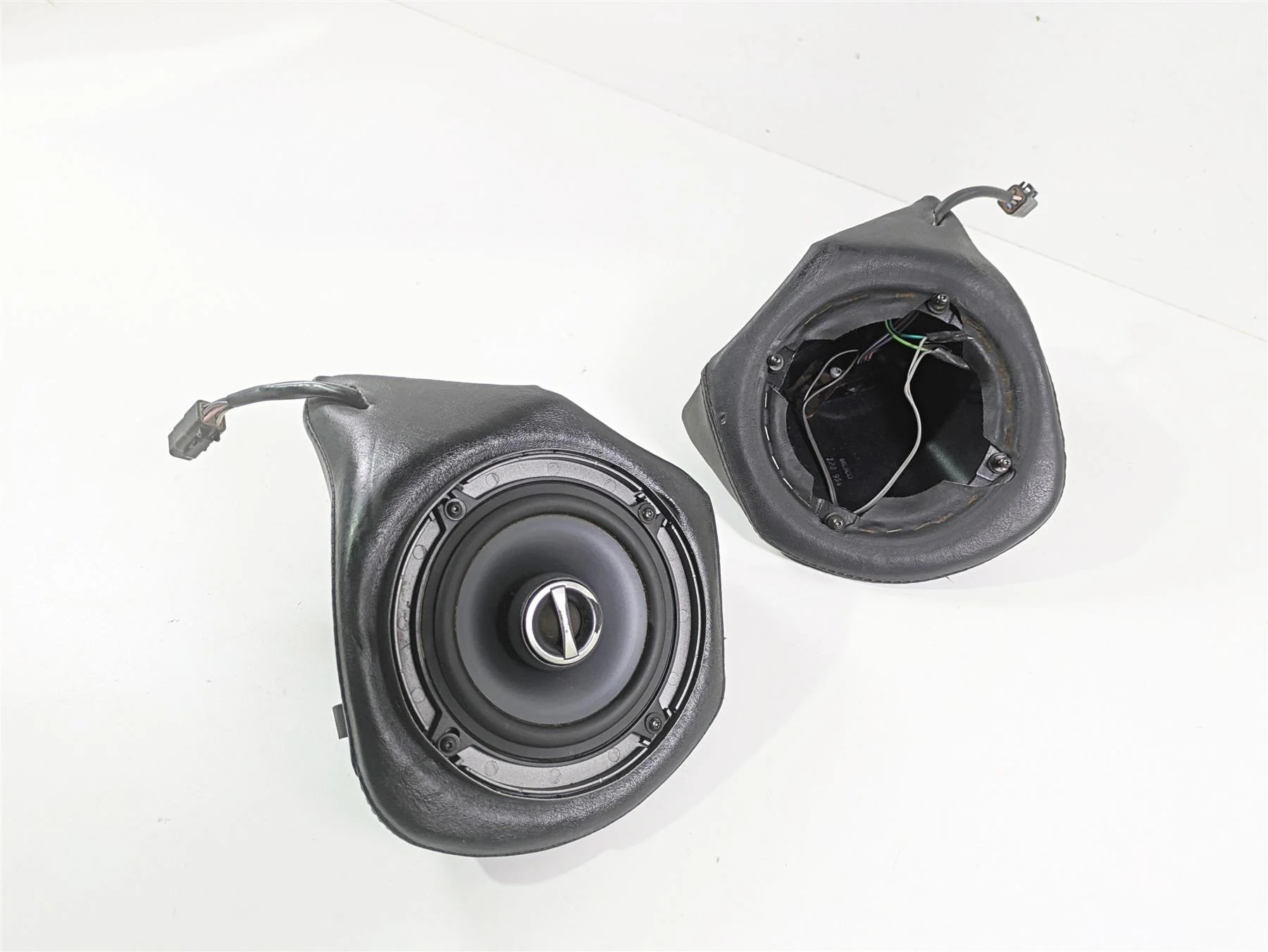 1999 Harley Touring FLHTCUI E-Glide Rear Speaker Housing Set 76303-98B - Image 12