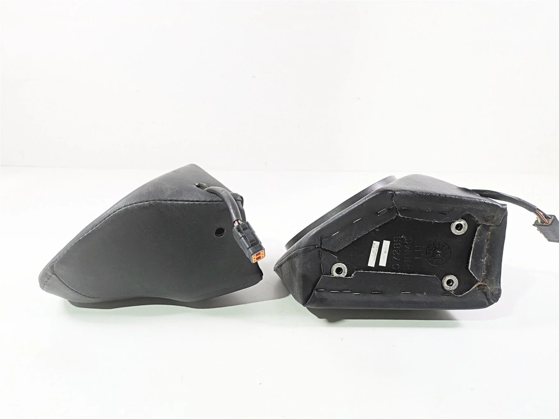 1999 Harley Touring FLHTCUI E-Glide Rear Speaker Housing Set 76303-98B - Image 5