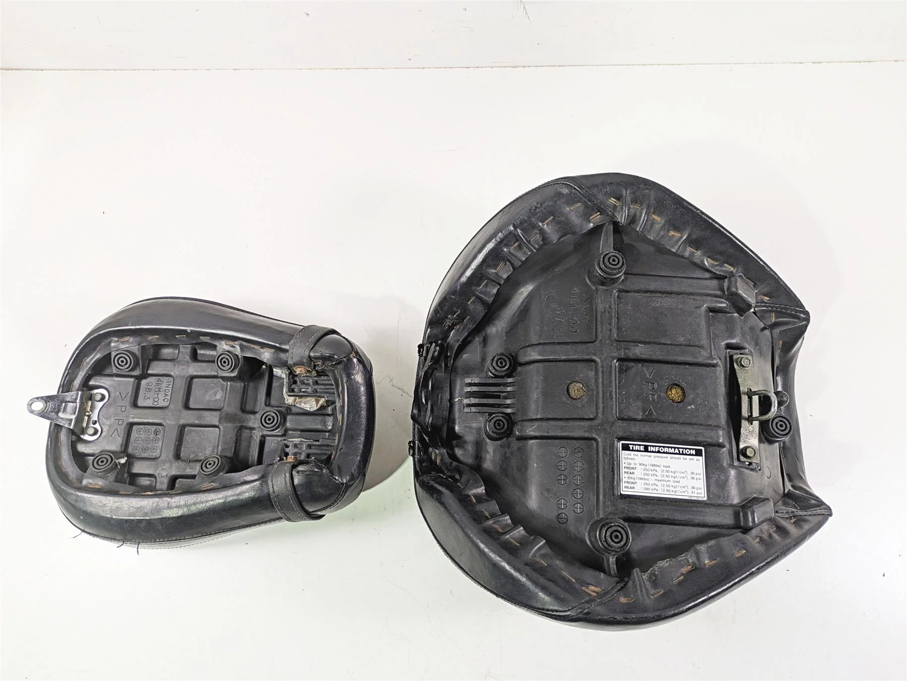 1999 Yamaha XV1600 Road Star Front Rear Seat Set 4WM-24710-00 4WM-24750-00 - Image 7
