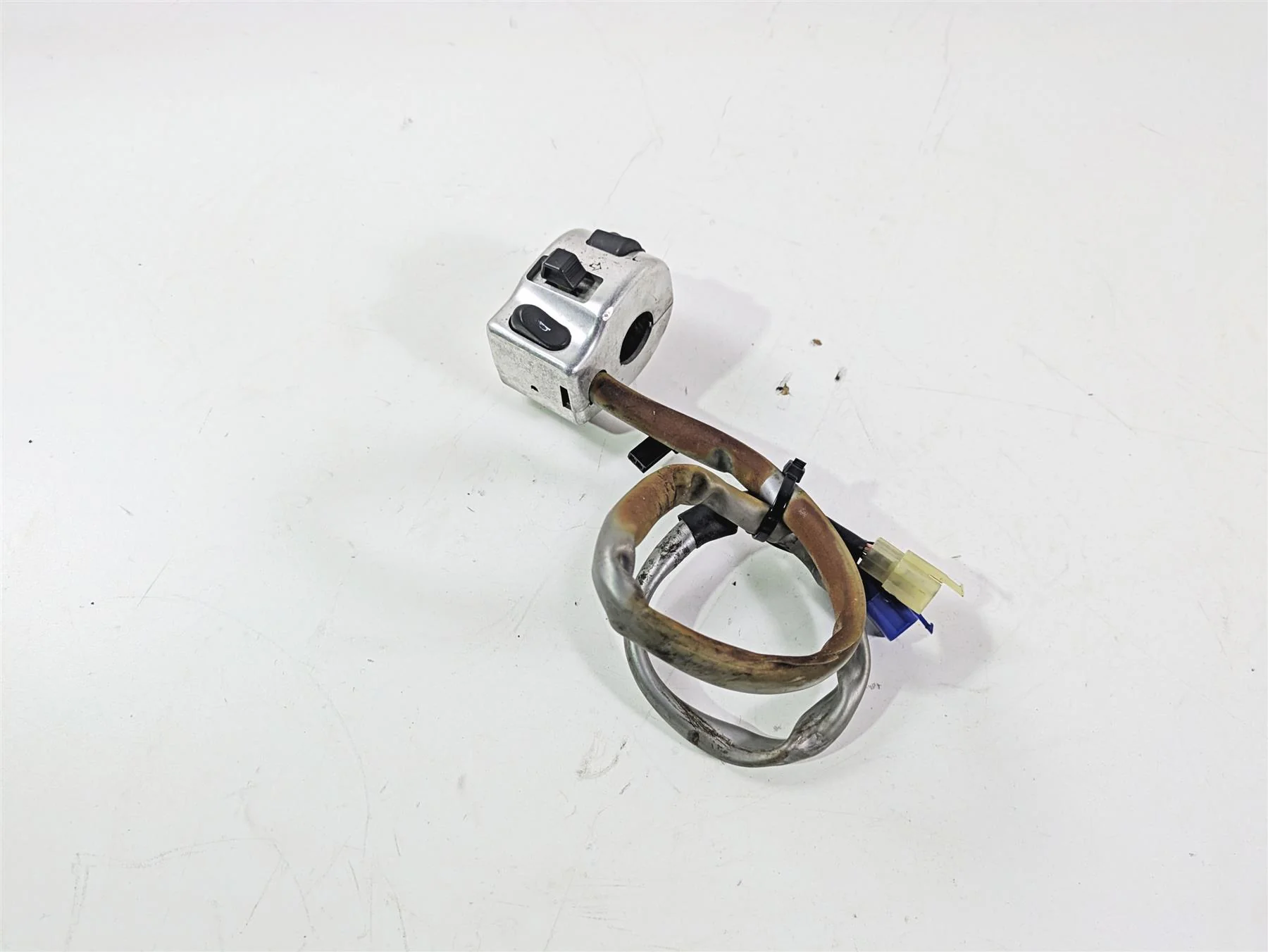 1999 Yamaha XV1600 Road Star Left Hand Turn Signal Control Switch 5BN-83972-00 - Image 12
