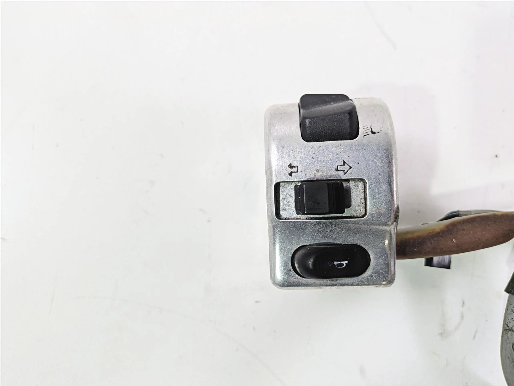 1999 Yamaha XV1600 Road Star Left Hand Turn Signal Control Switch 5BN-83972-00 - Image 2