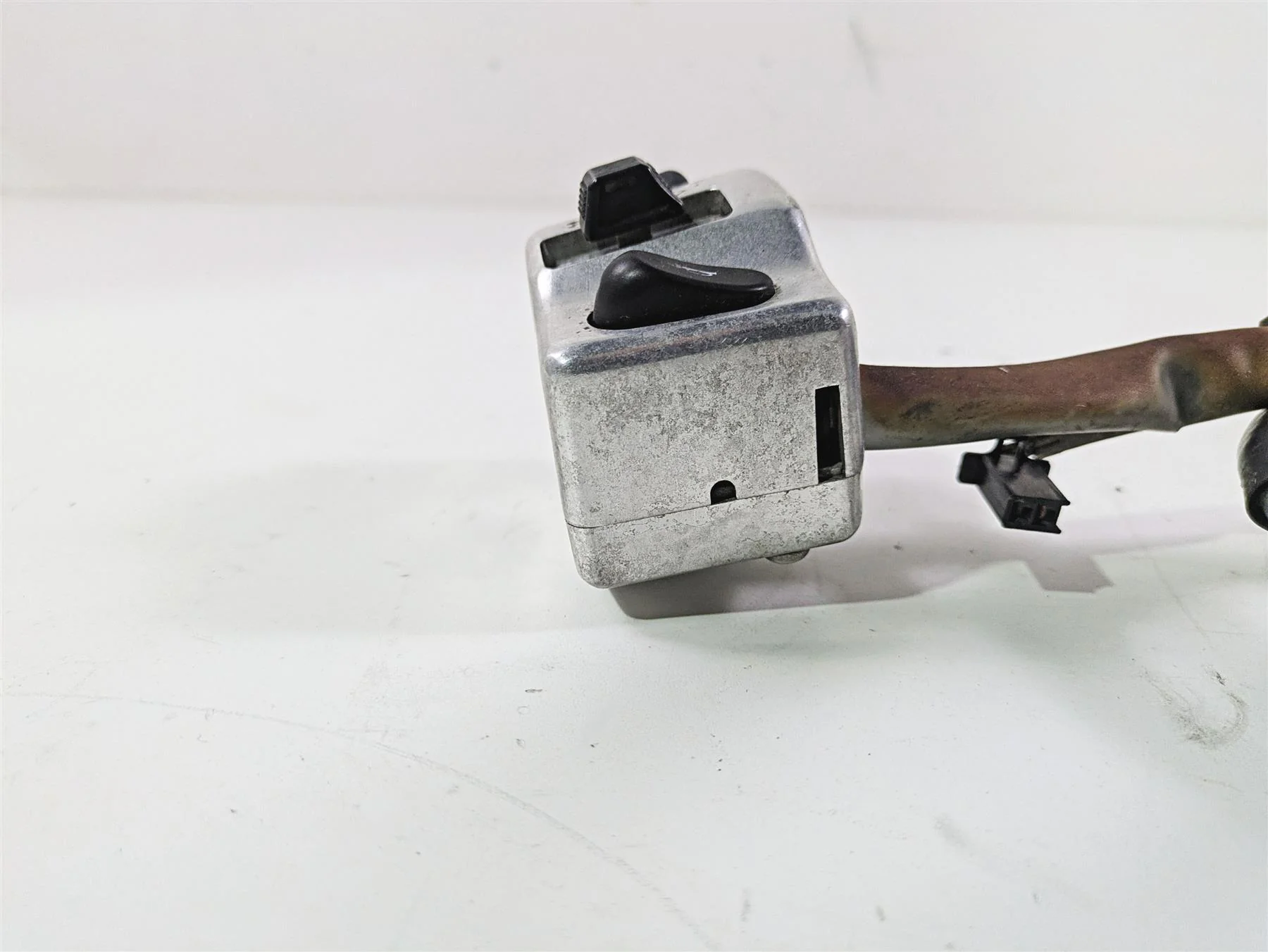 1999 Yamaha XV1600 Road Star Left Hand Turn Signal Control Switch 5BN-83972-00 - Image 3