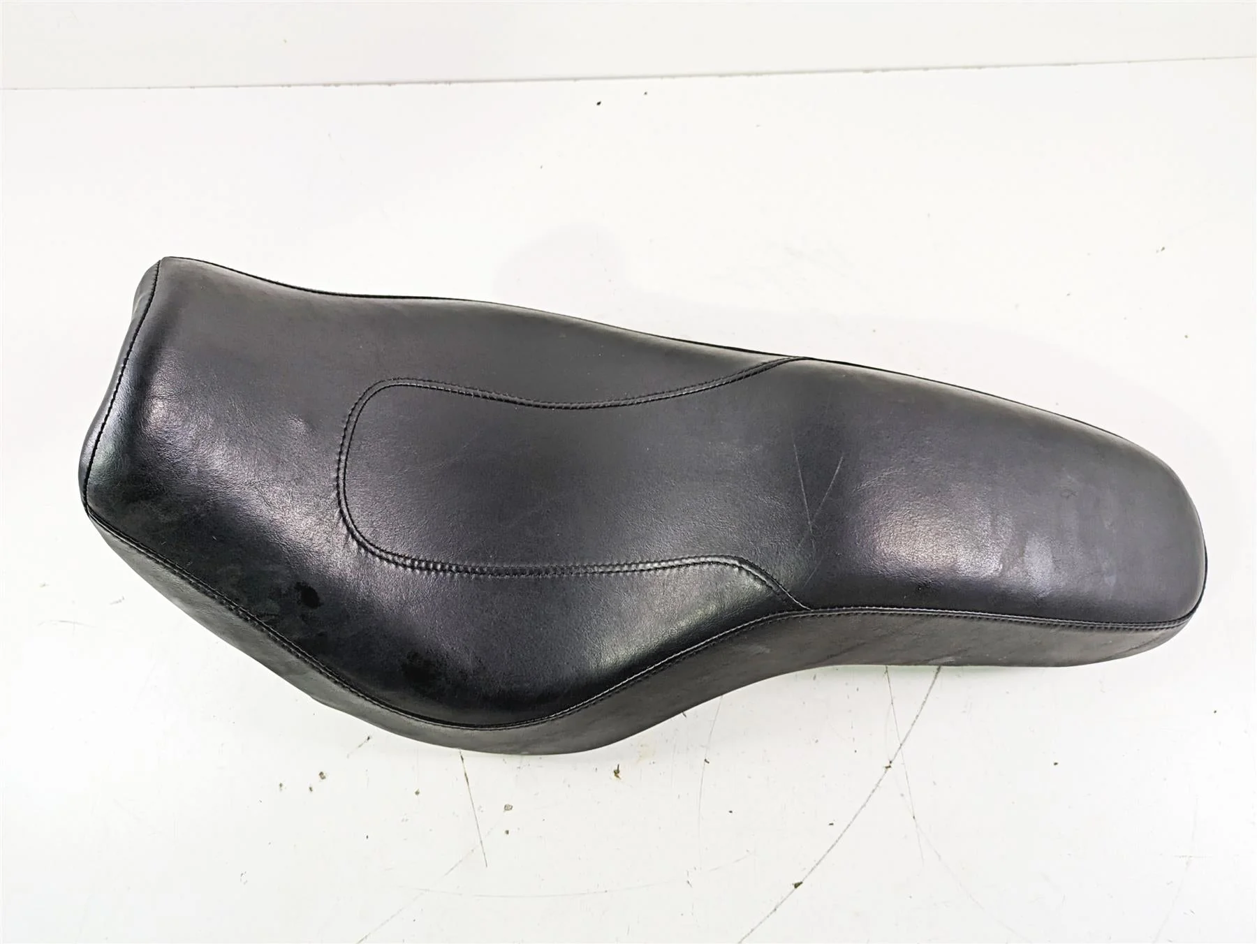 2000-2007 Harley Softail FLSTD Deuce Rider Seat Saddle 92028-07 - Image 5