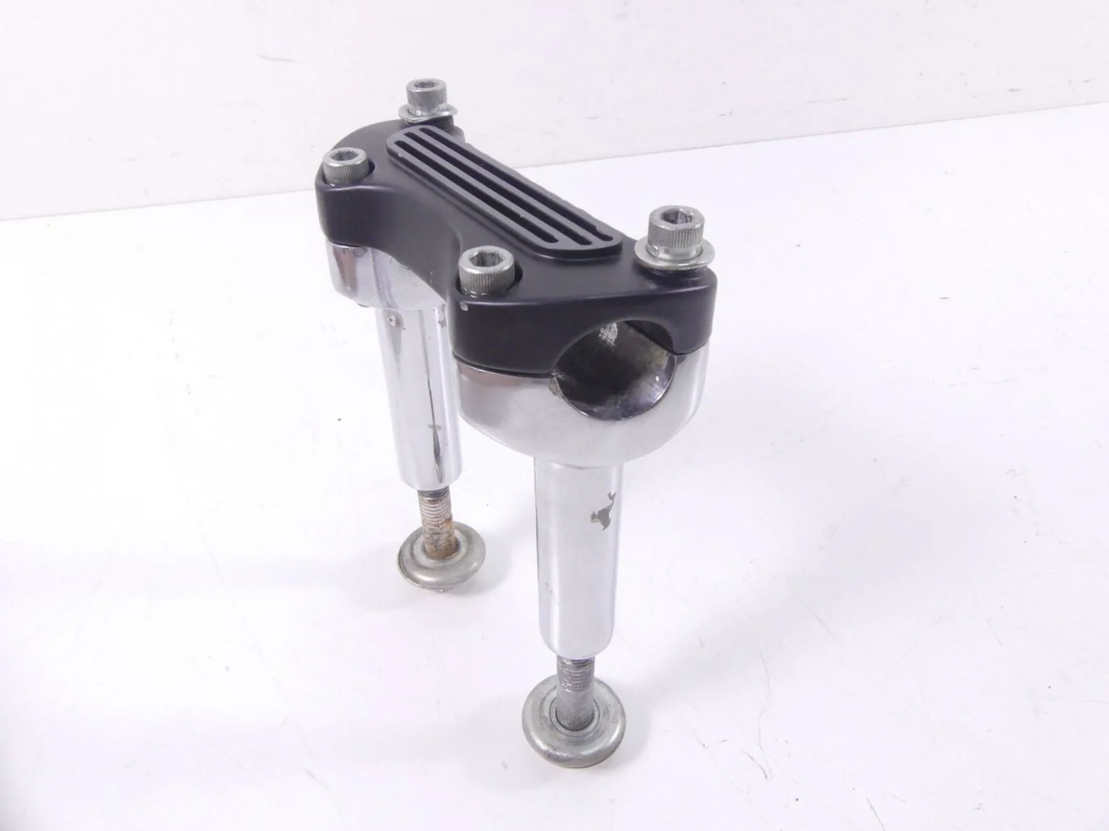 2000 Harley Sportster XL1200 Handlebar Handle Bar Riser Mount 4 1/8" 67898-96 - Image 3