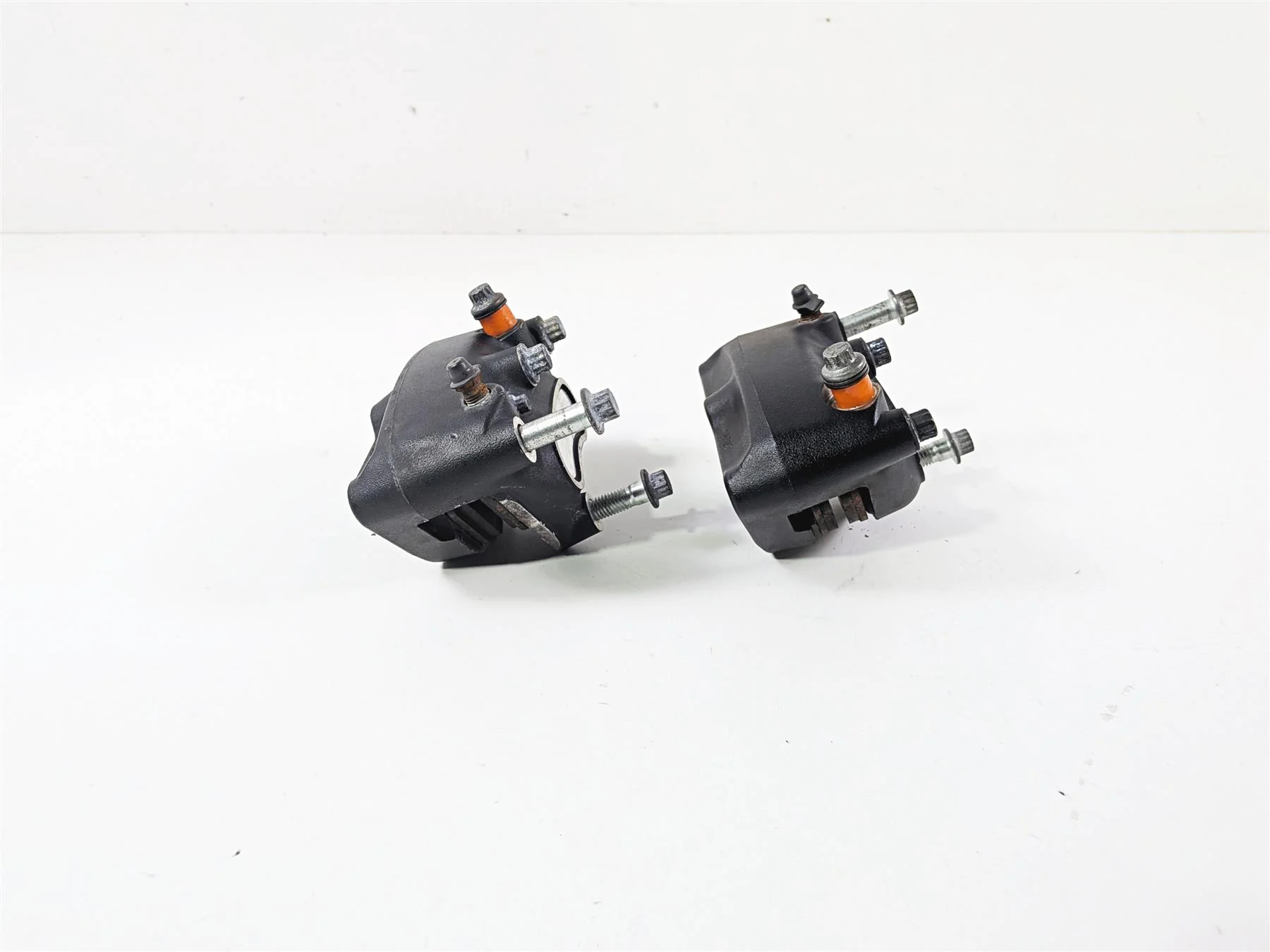 2000 Harley Touring FLHRCI Road King Front Brake Caliper Set 44023-00C 44046-00D - Image 3