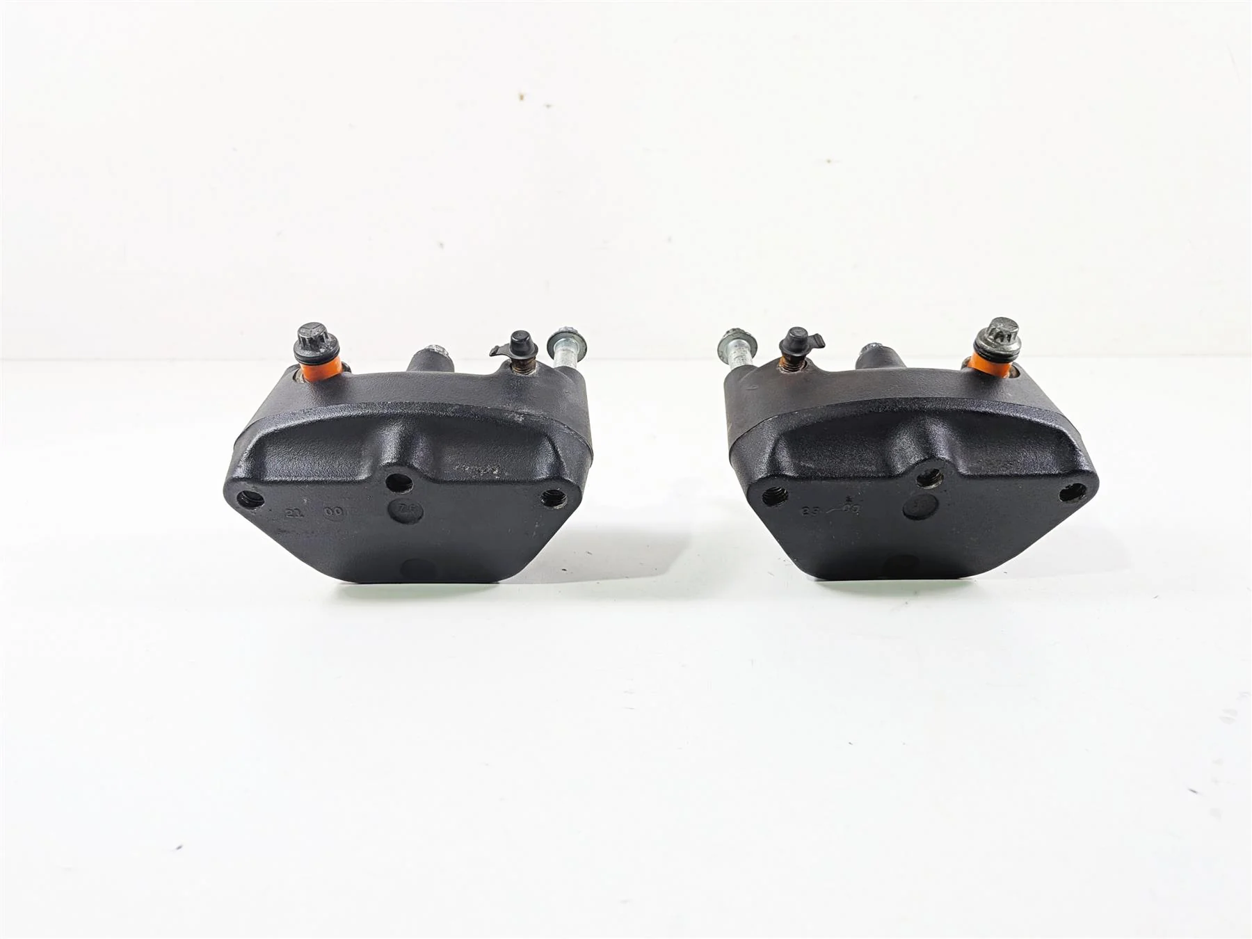 2000 Harley Touring FLHRCI Road King Front Brake Caliper Set 44023-00C 44046-00D - Image 4
