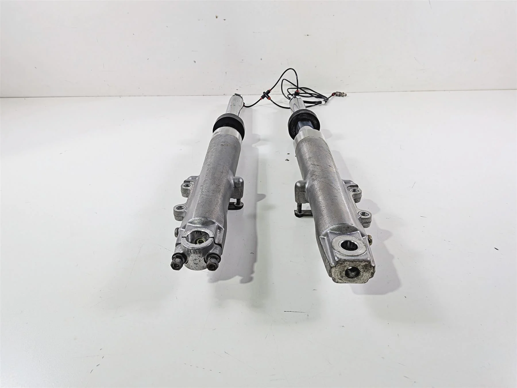 2000 Harley Touring FLHRCI Road King Front Fork Leg Set - Read 46497-00 46495-00 - Image 5