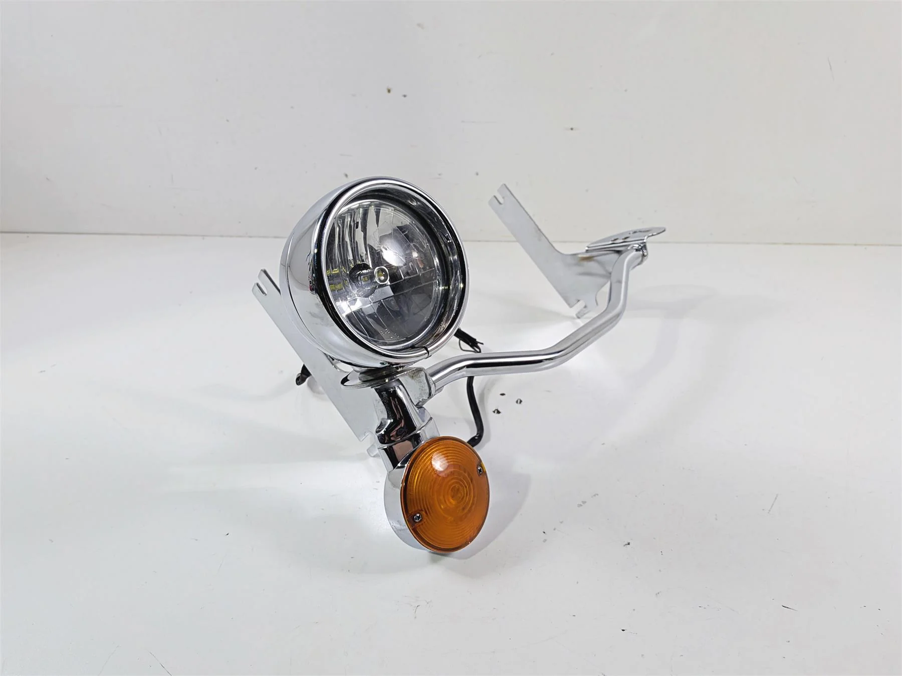 2000 Harley Touring FLHRCI Road King Spotlight Bar & Right Light Read 68712-94A - Image 12