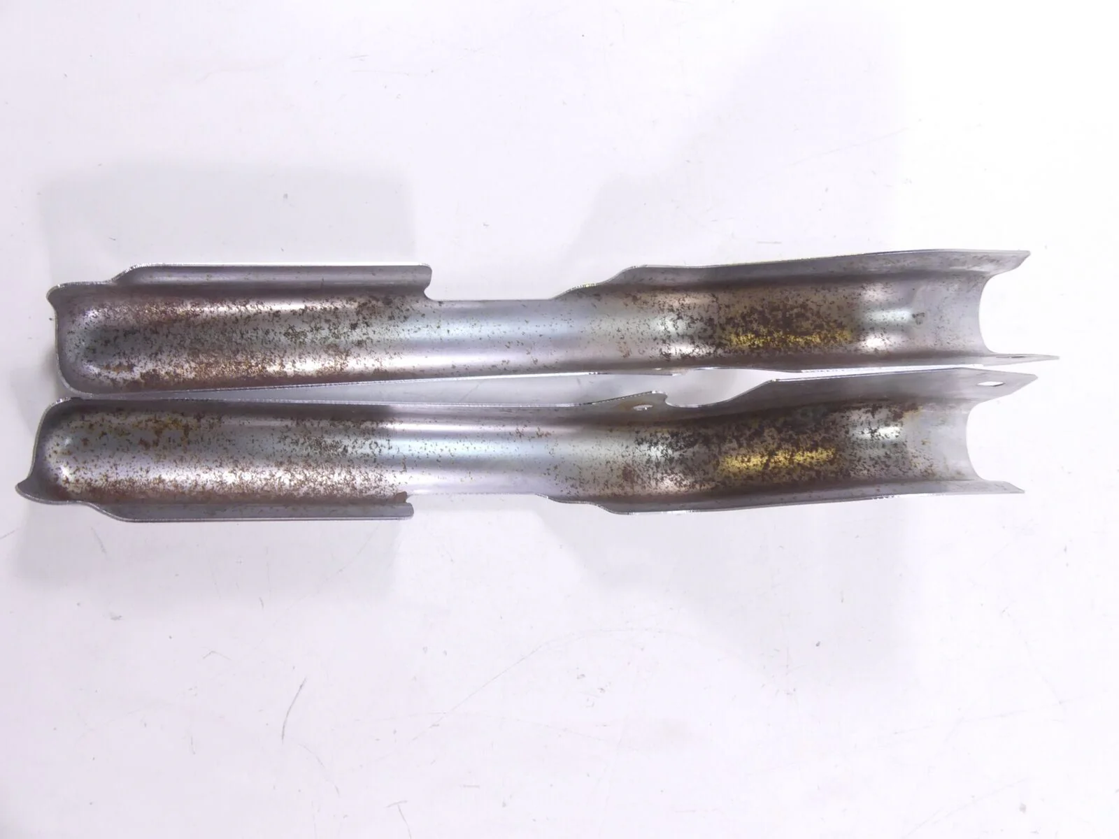 2000 Harley Touring FLHTCI Electra Glide Rear Frame Chrome Struts 47502-97 - Image 5