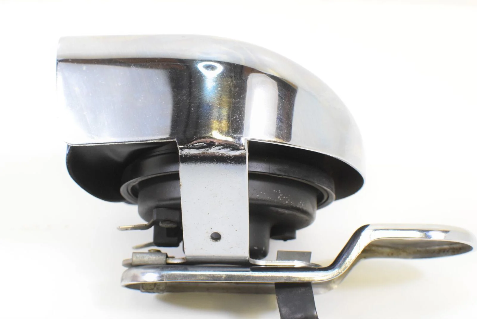 2000 Harley Touring FLHTCUI Electra Glide Horn With Chrome Cover 61300478A - Image 7