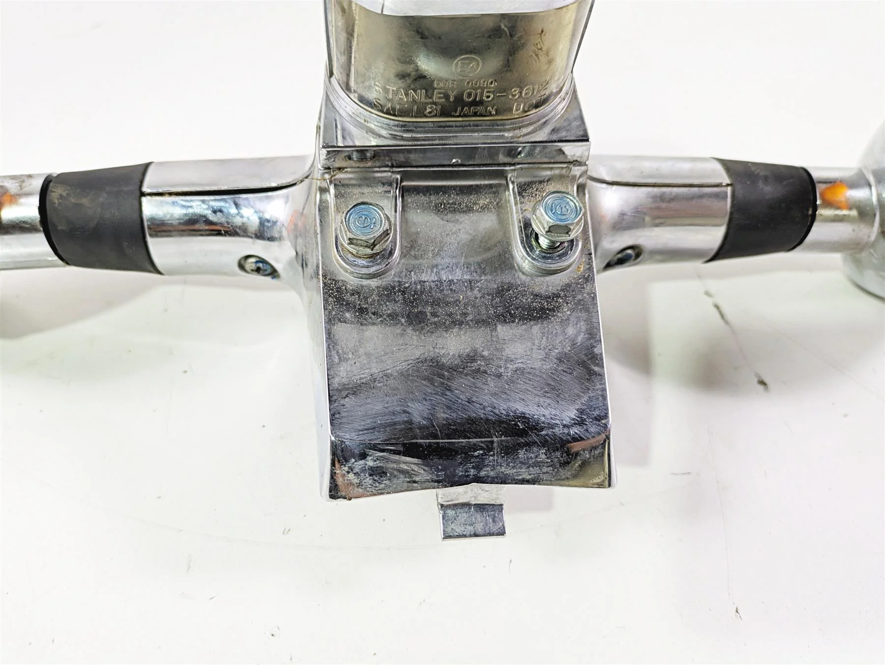 2000 Honda VT1100 Shadow Sabre Rear Blinker Turn Signal Bar 33600-MBA-613 - Image 9