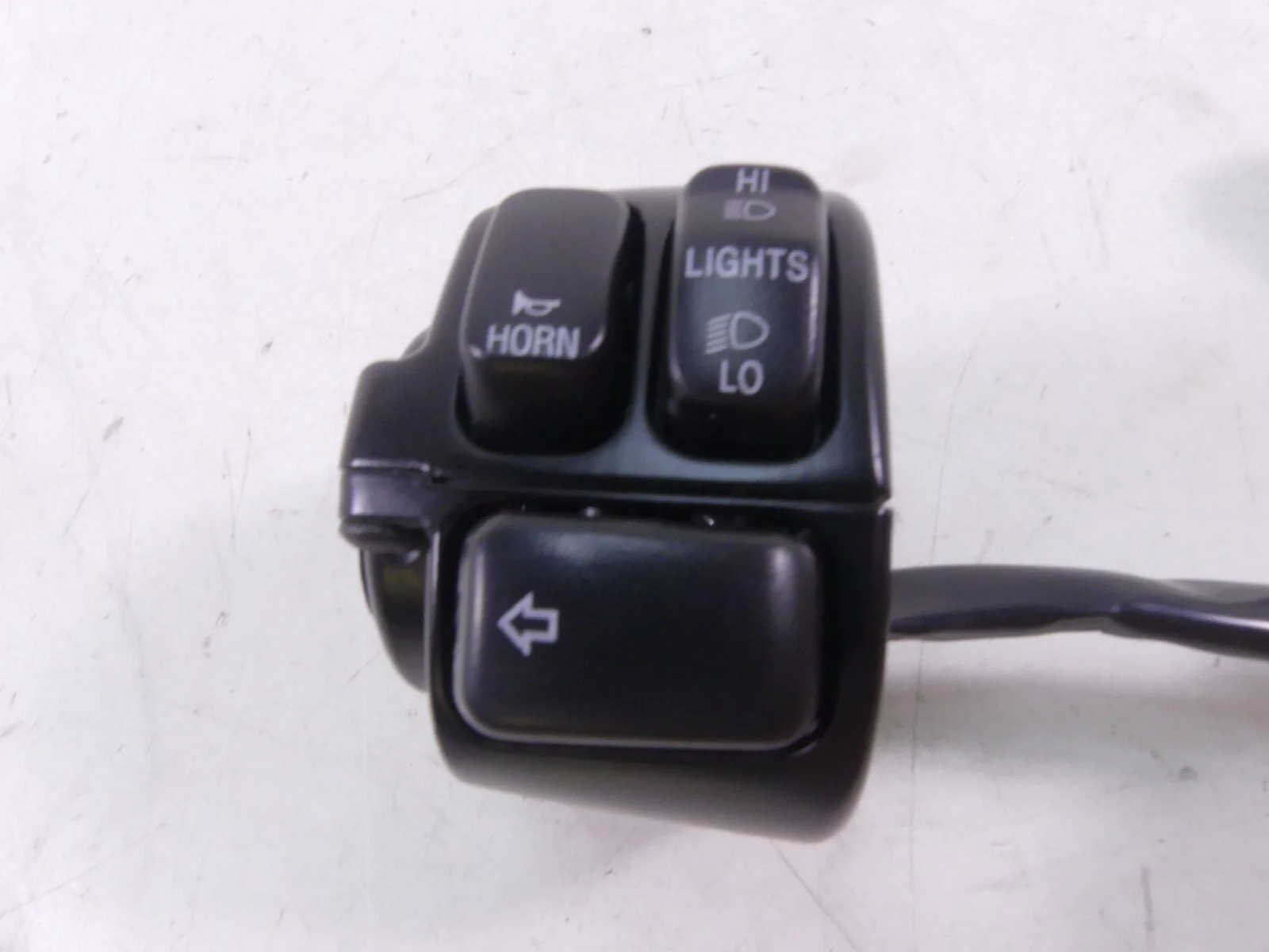 2001 Harley Davidson Sportster XL883 Left Hand Control Switch Blinker 71682-06A - Image 4