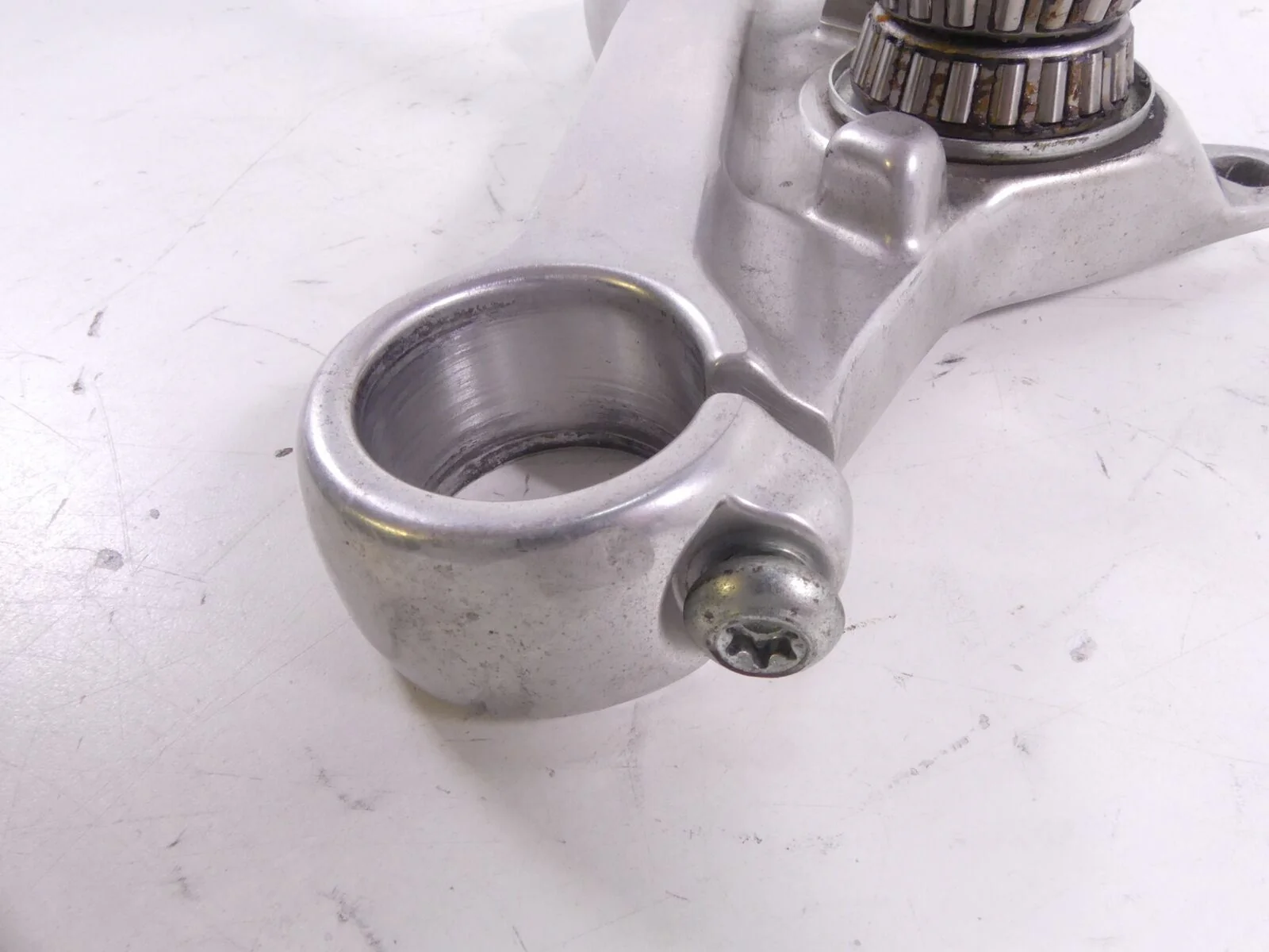 2001 Harley Davidson Sportster XL883 Lower Triple Tree Yoke 39Mm 45563-87 - Image 8