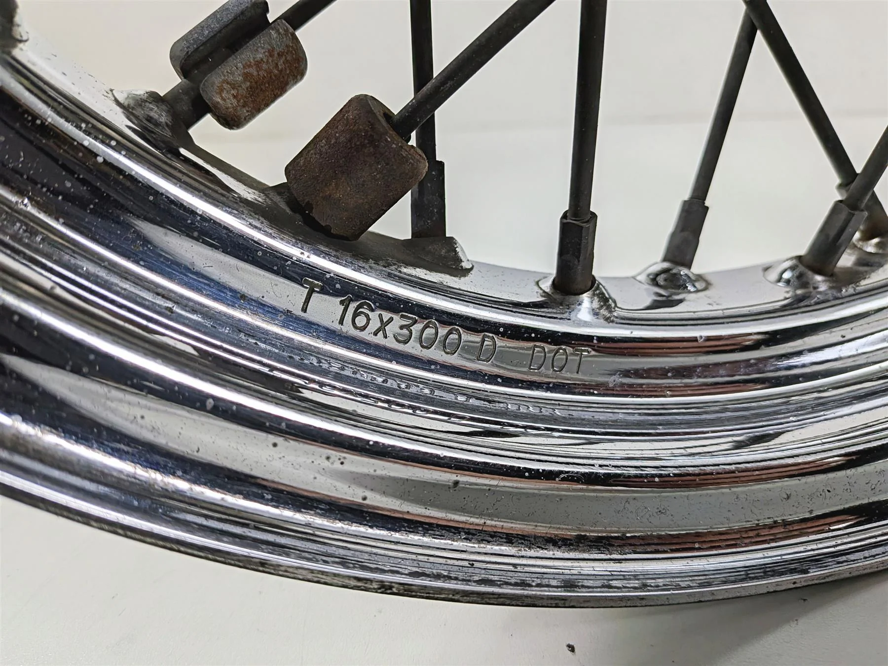 2001 Harley FLHRCI Road King 16x3 Rear Wheel Spoke Rim - Read 40975-05A - Image 5
