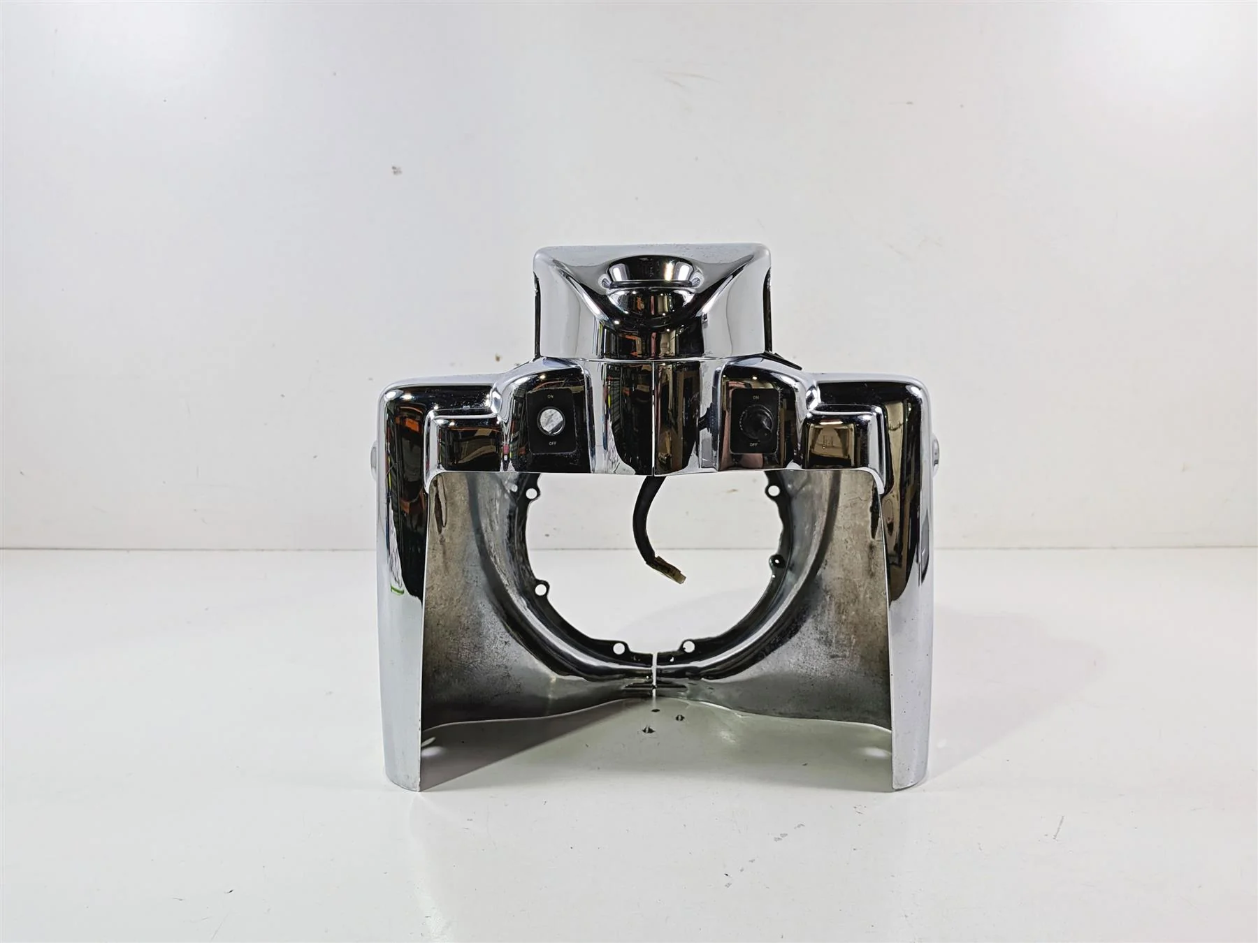2001 Harley FLHRCI Road King Chrome Headlight Nacelle - Read 67924-06 67866-94 - Image 6