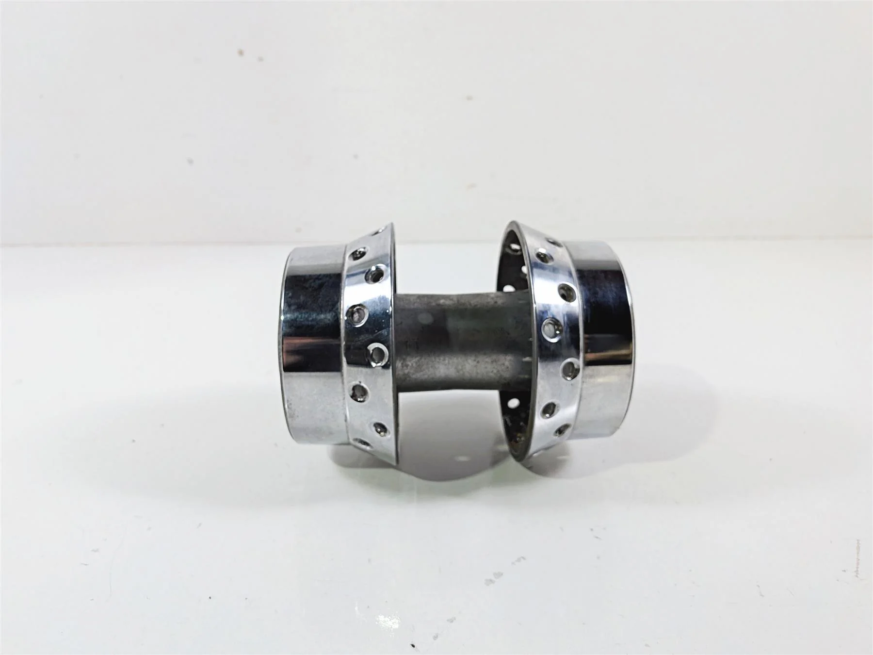 2001 Harley FLHRCI Road King Front Spoke Wheel Hub 40960-08 - Image 4