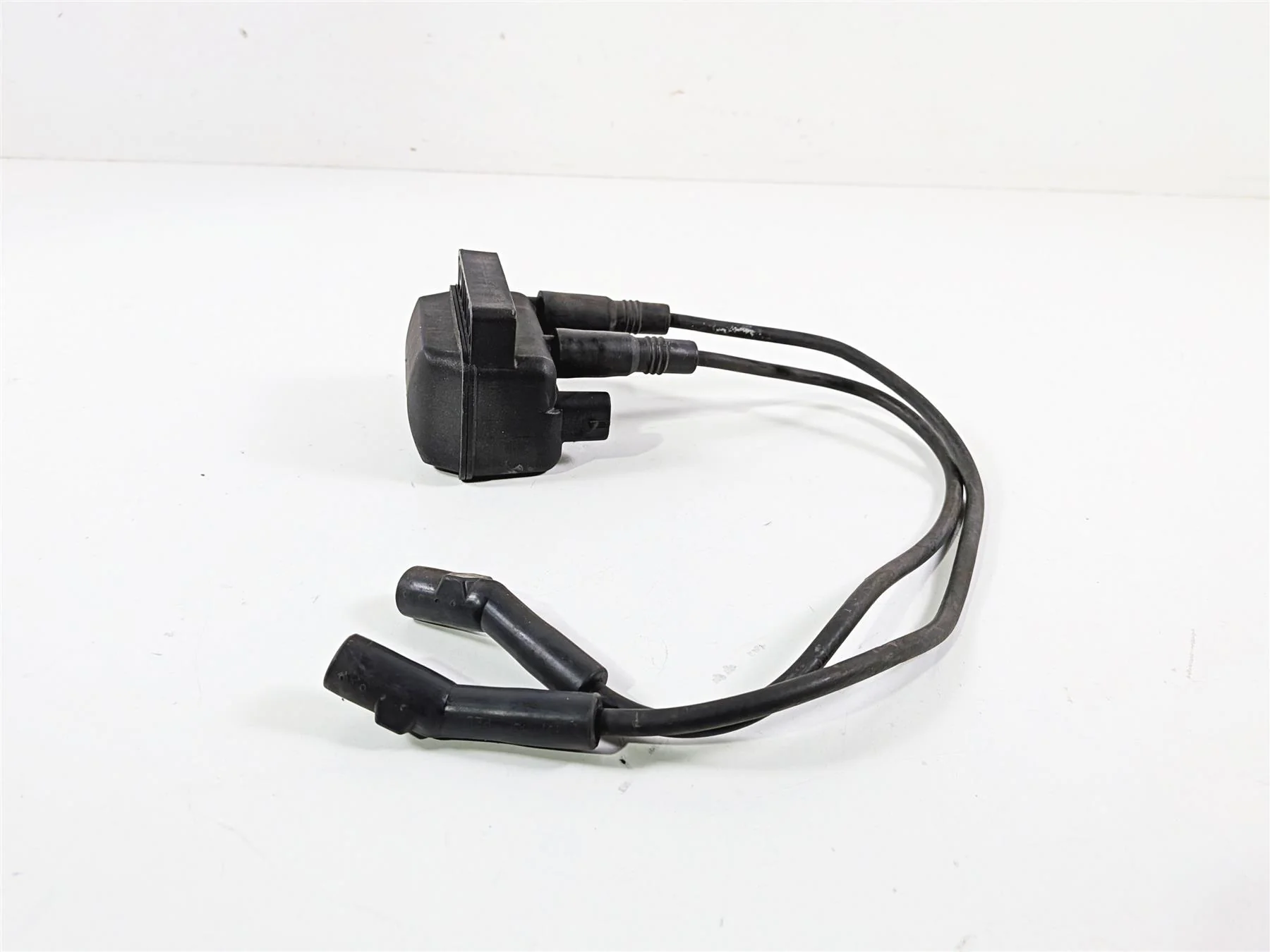 2001 Harley FLHRCI Road King Ignition Coil & Wires & Plugs 31639-99 - Image 3