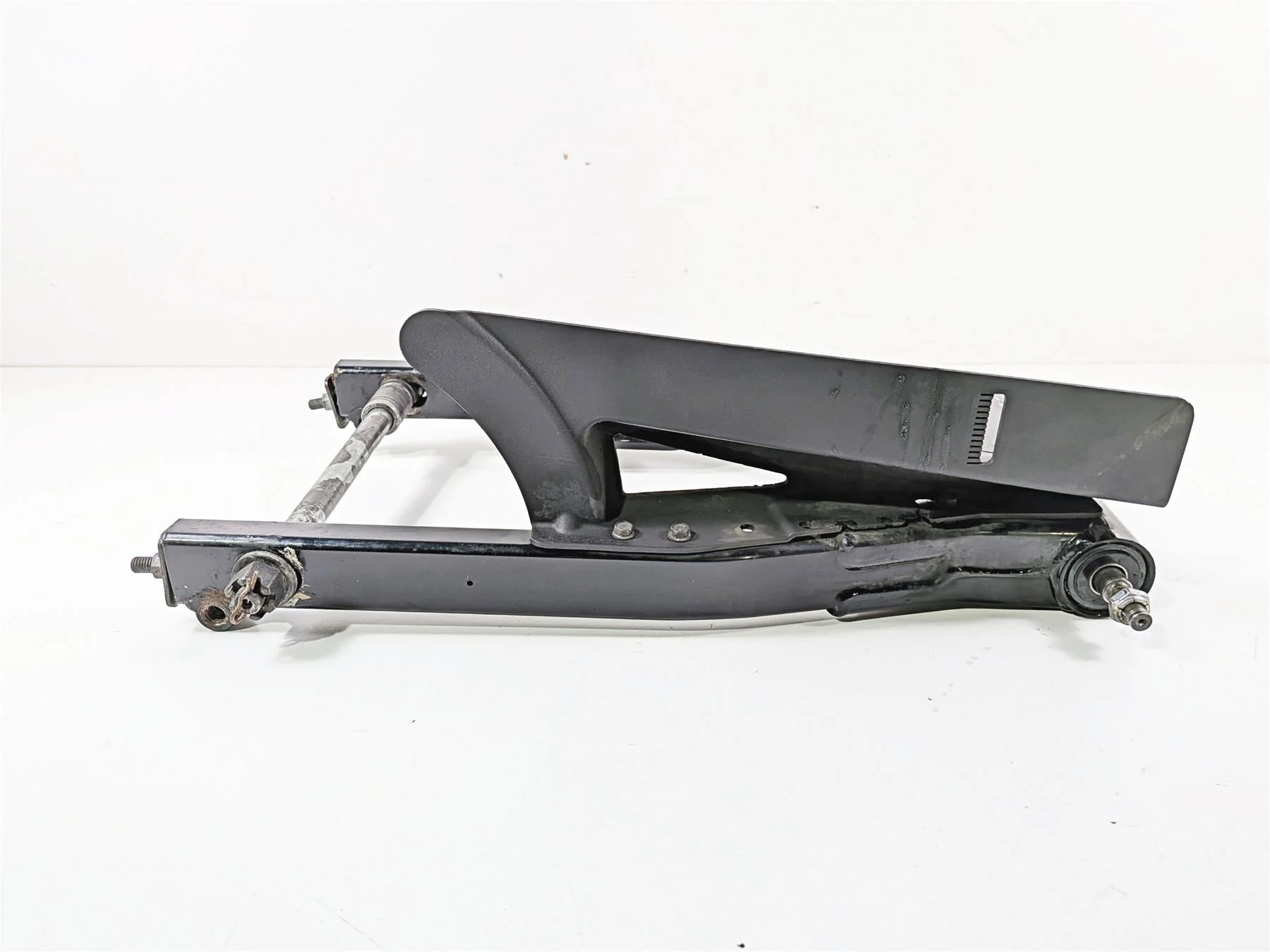 2001 Harley FLHRCI Road King Rear Swing Arm Swingarm & Axle 47549-00 - Image 3