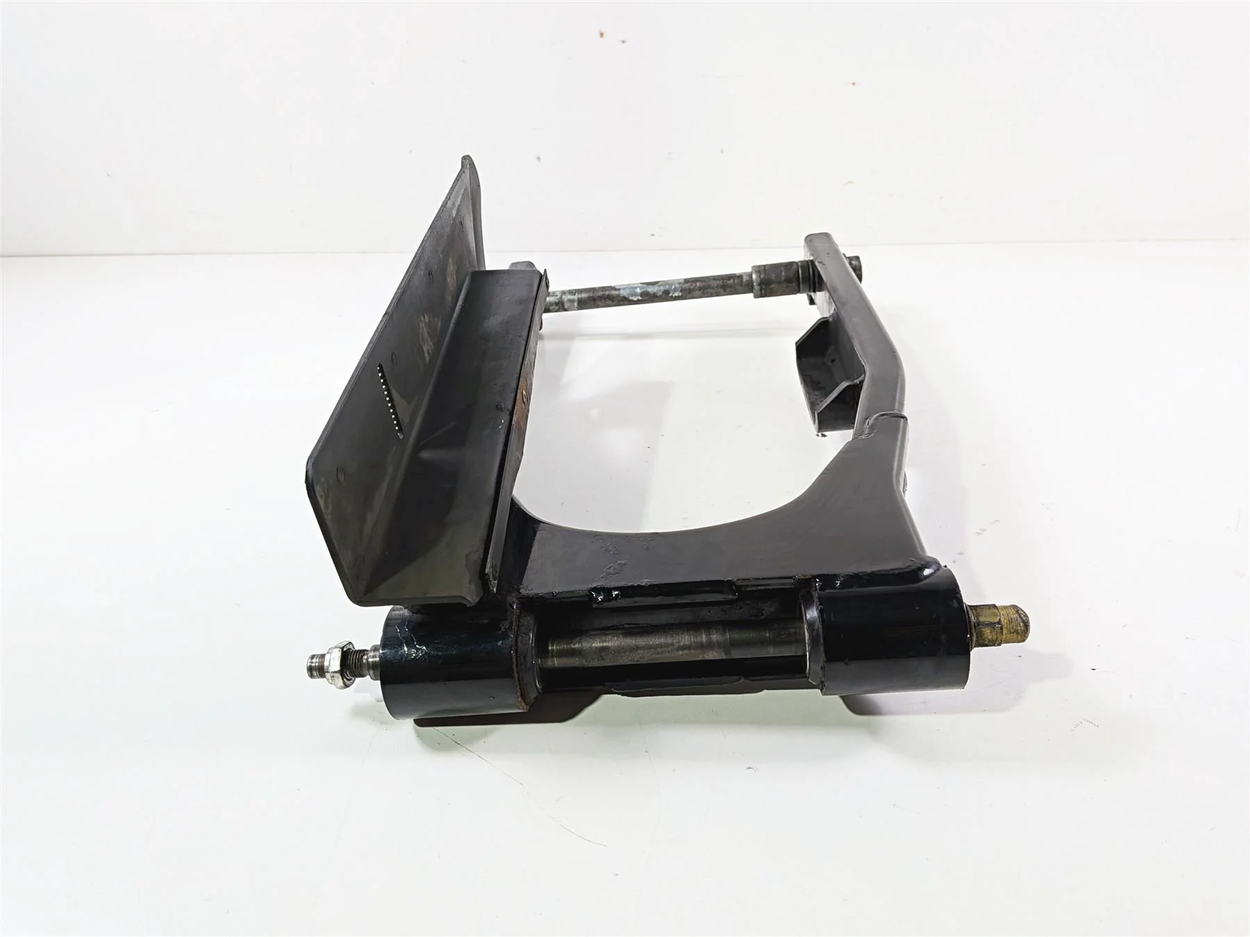 2001 Harley FLHRCI Road King Rear Swing Arm Swingarm & Axle 47549-00 - Image 5