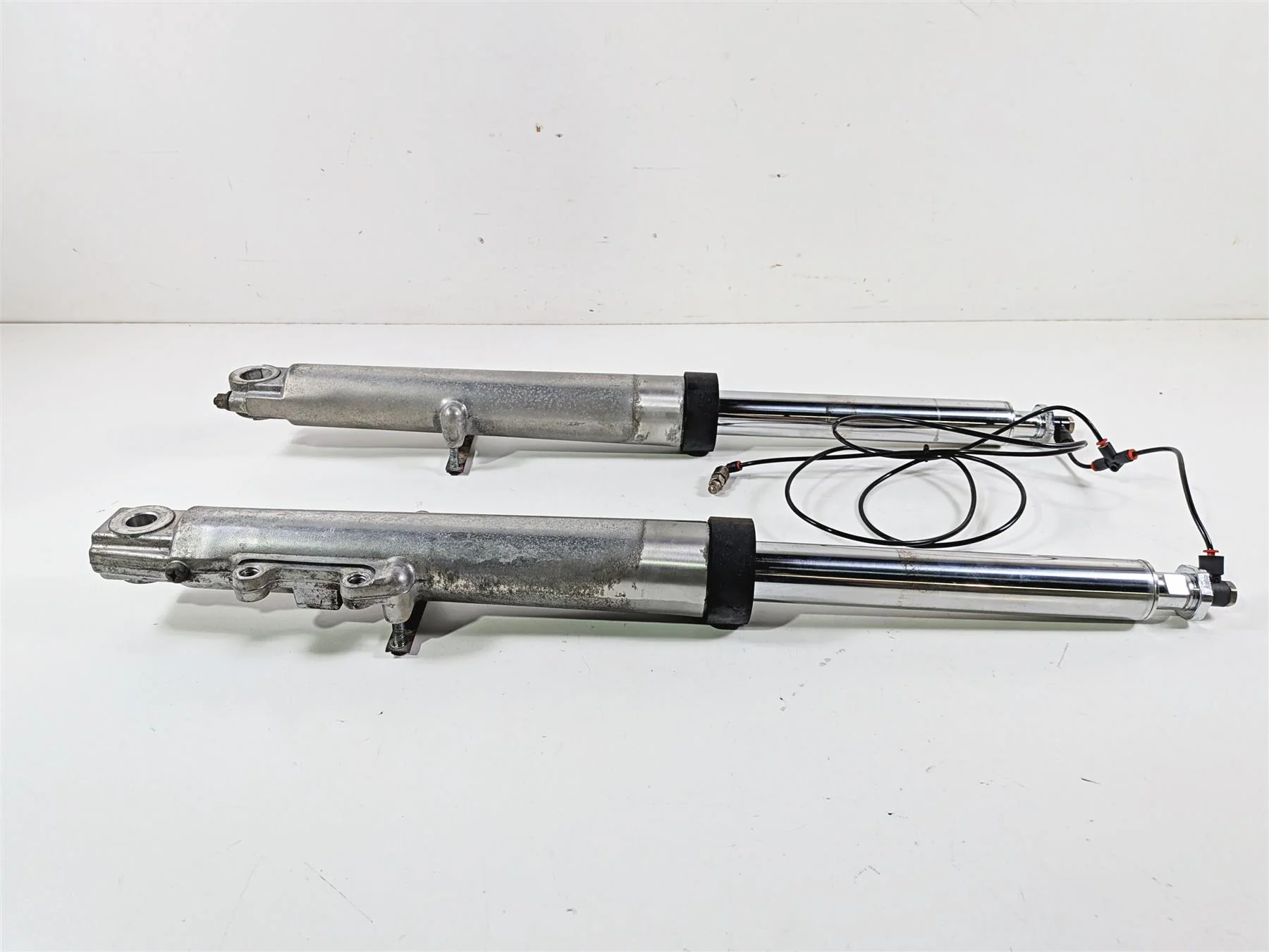 2001 Harley FLHRCI Road King Straight Front Fork Leg Set 41mm -Read 46495-00 - Image 2