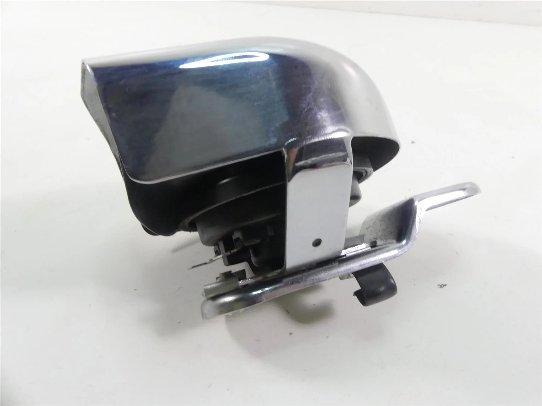 2001 Harley Touring FLHRCI Road King Horn With Chrome Cover 61300478A - Image 6