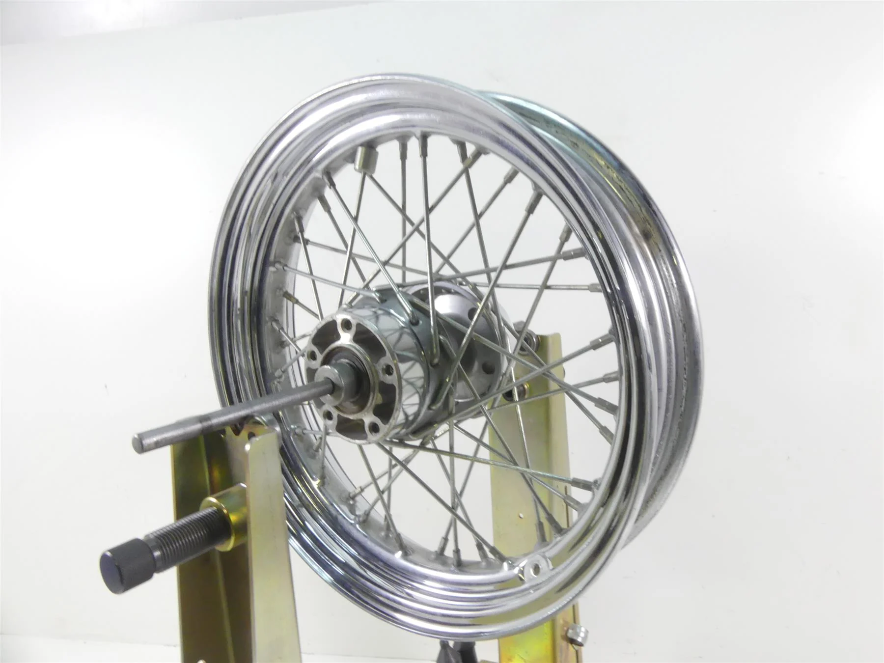 2001 Harley Touring FLHRCI Road King Straight Front Wheel Rim 16x3 43085-97