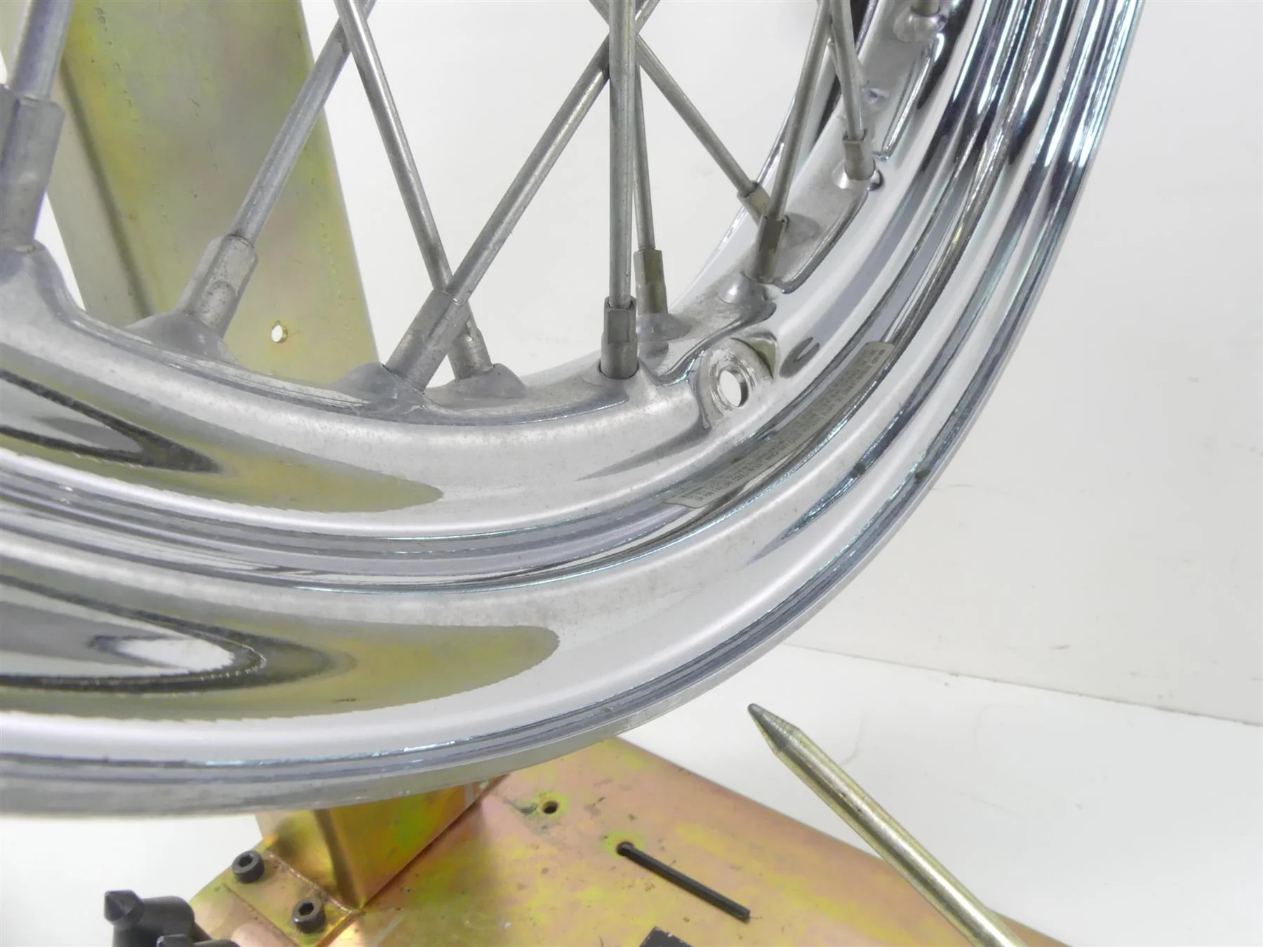 2001 Harley Touring FLHRCI Road King Straight Front Wheel Rim 16x3 43085-97 - Image 8