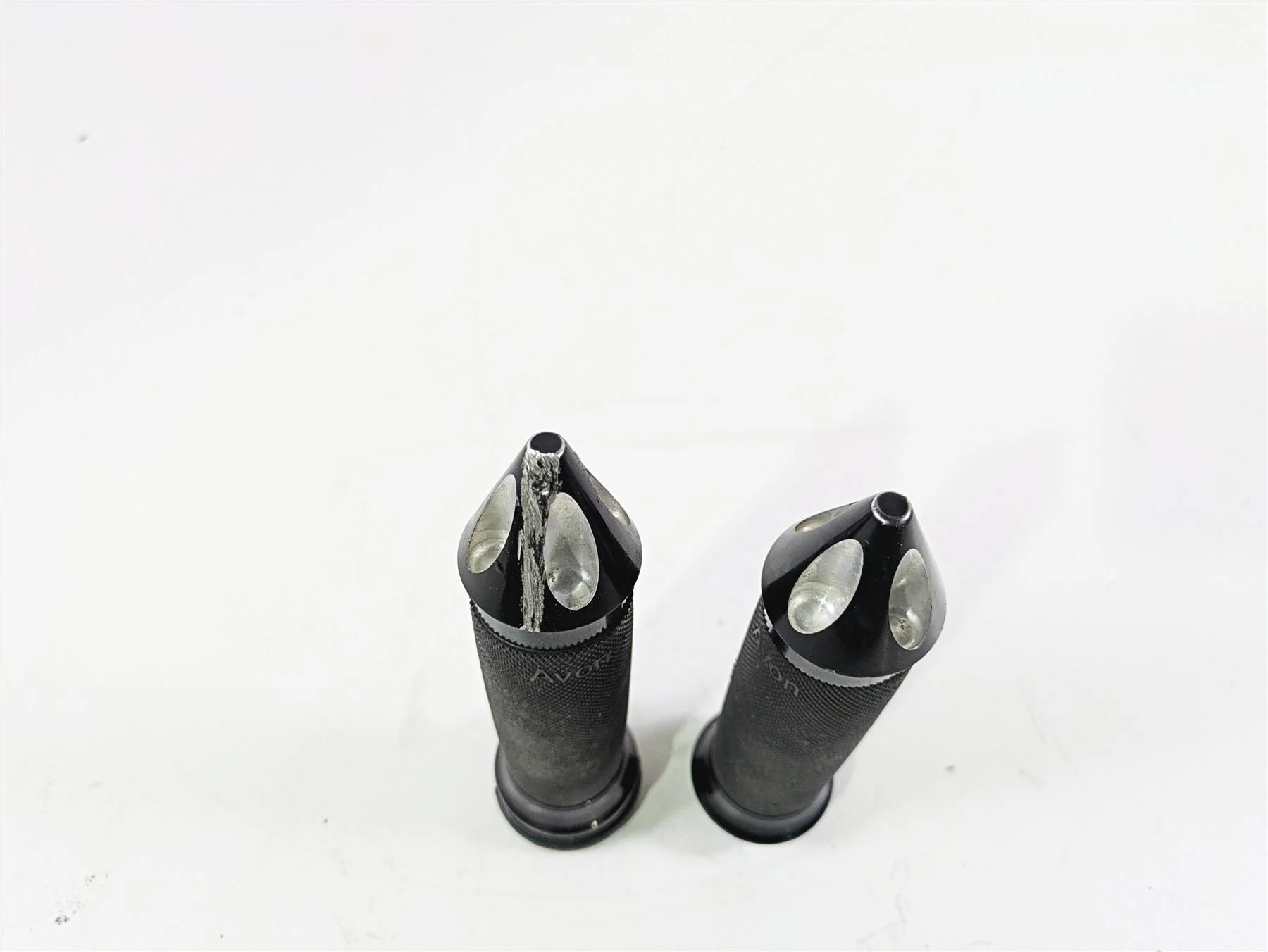 2001 Harley Touring FLHX Street Glide Avon Spike Hand Grip Set Grips 61-0387 - Image 11