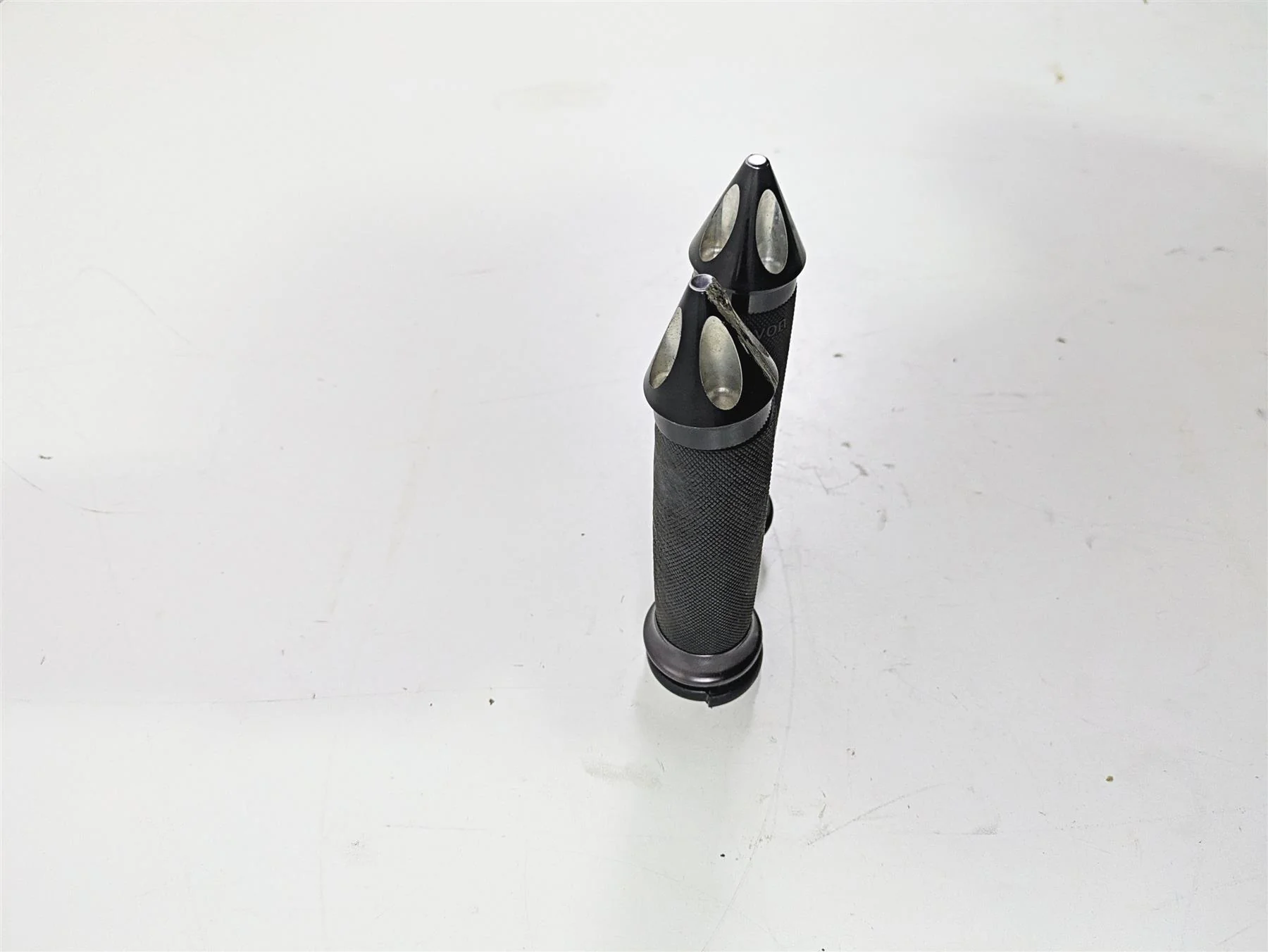 2001 Harley Touring FLHX Street Glide Avon Spike Hand Grip Set Grips 61-0387 - Image 9
